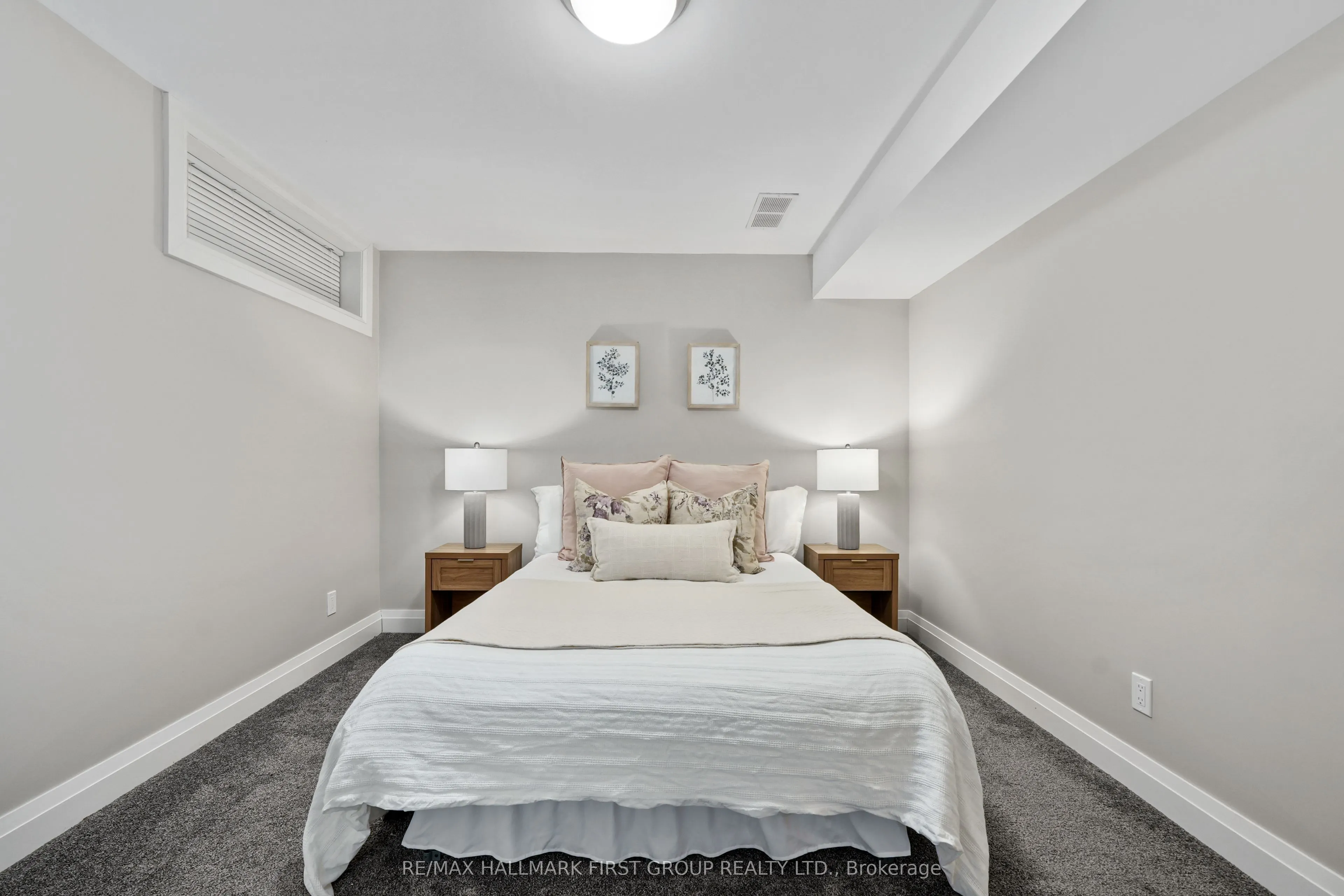75 East House Crescent