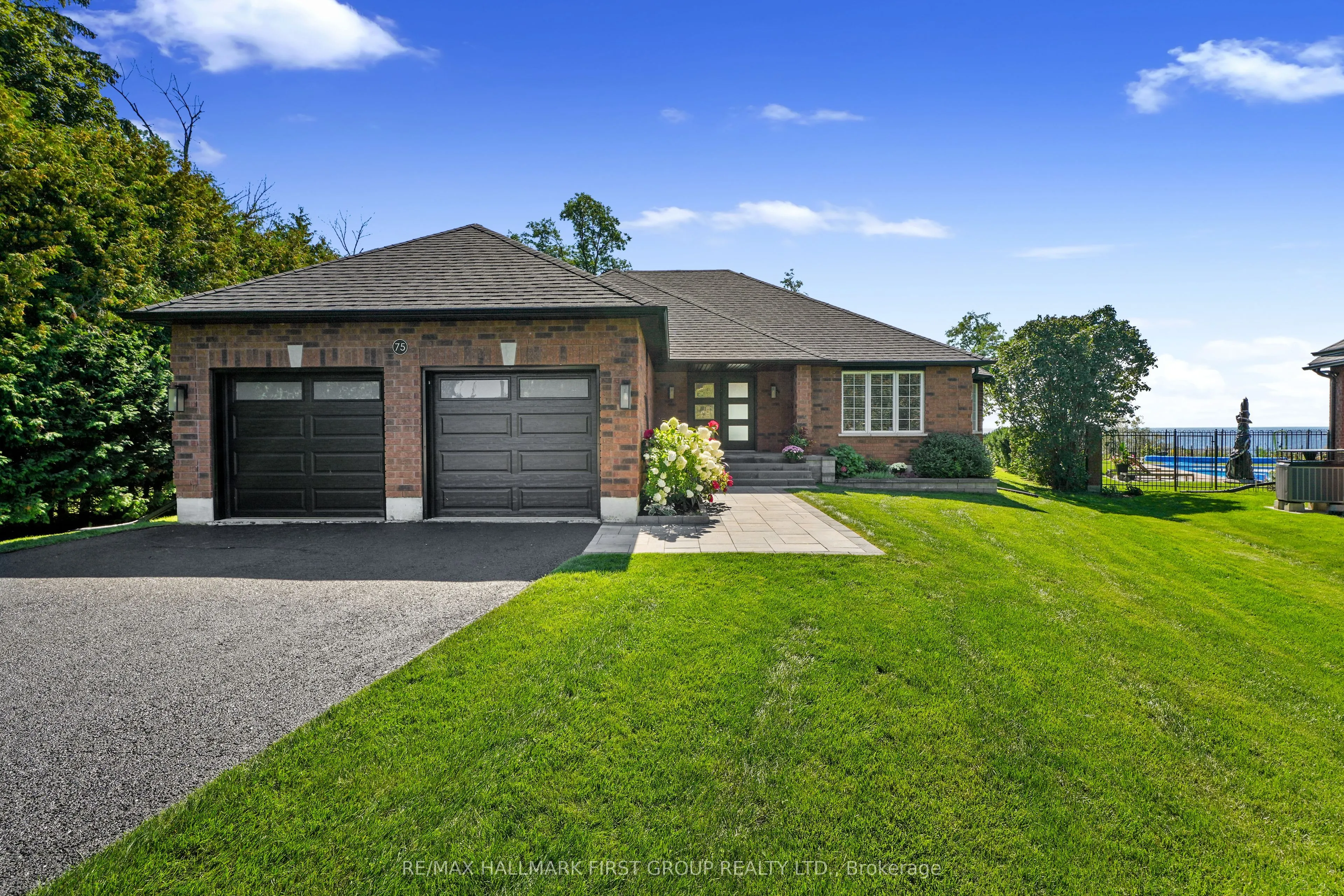 75 East House Crescent
