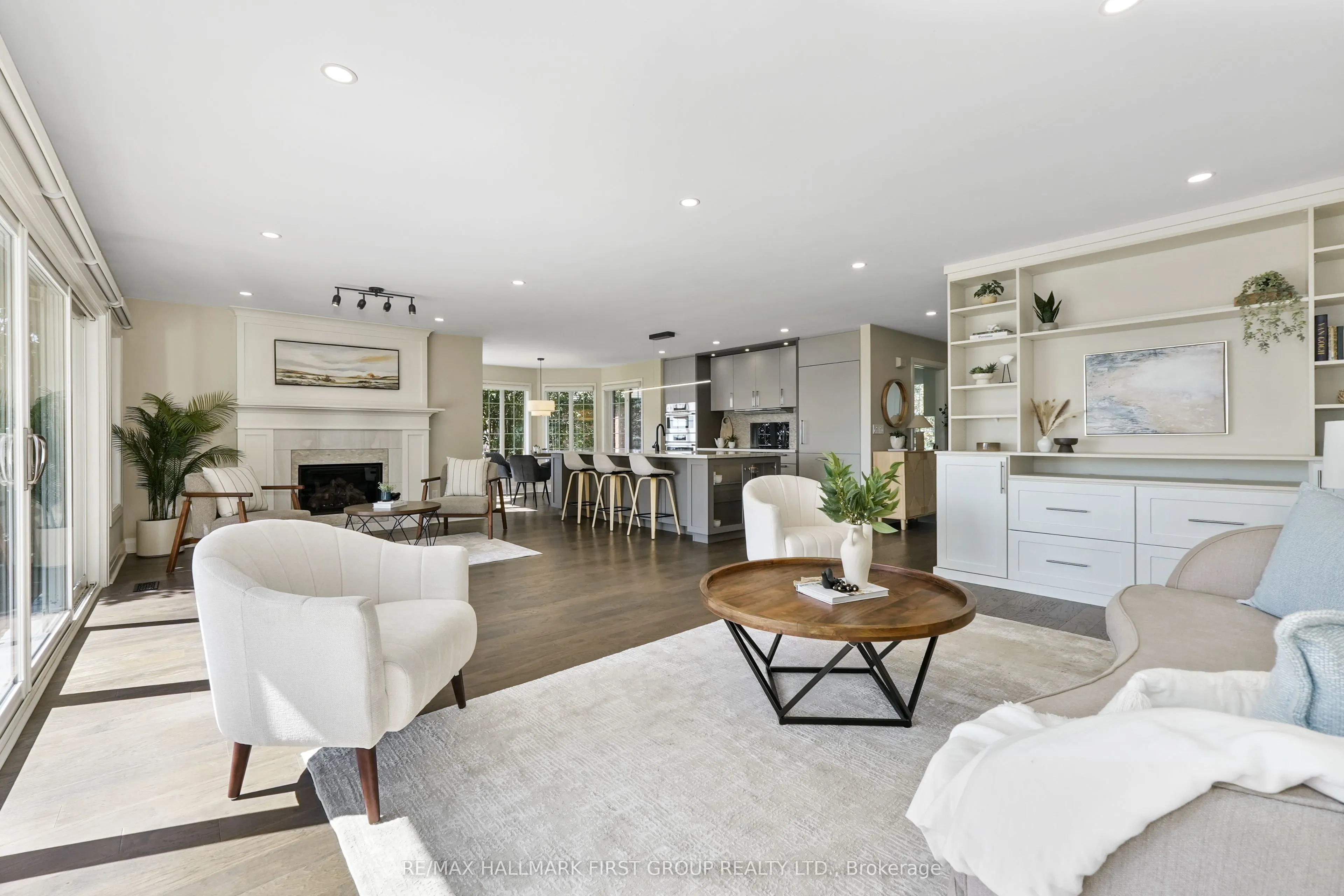 75 East House Crescent
