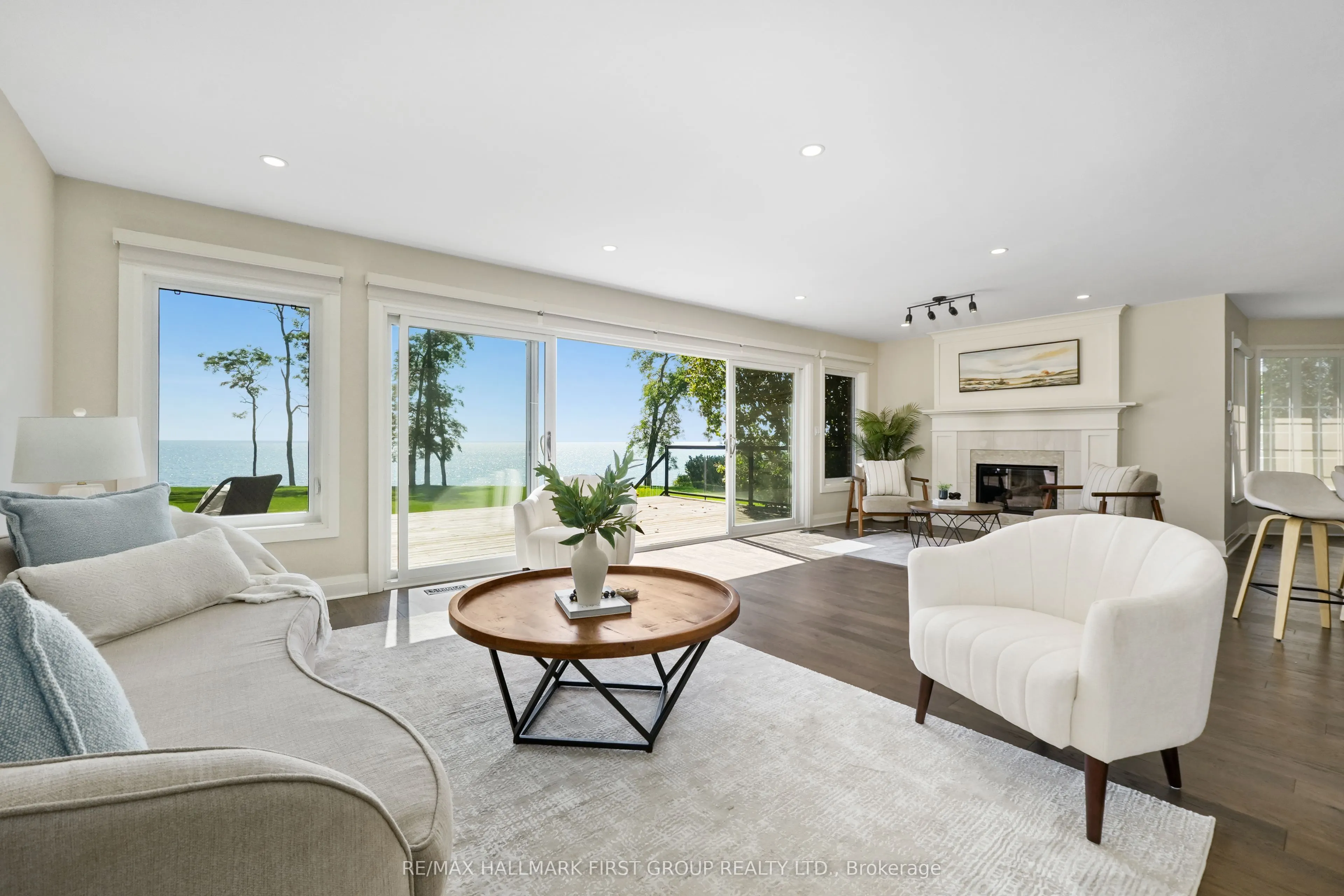 75 East House Crescent