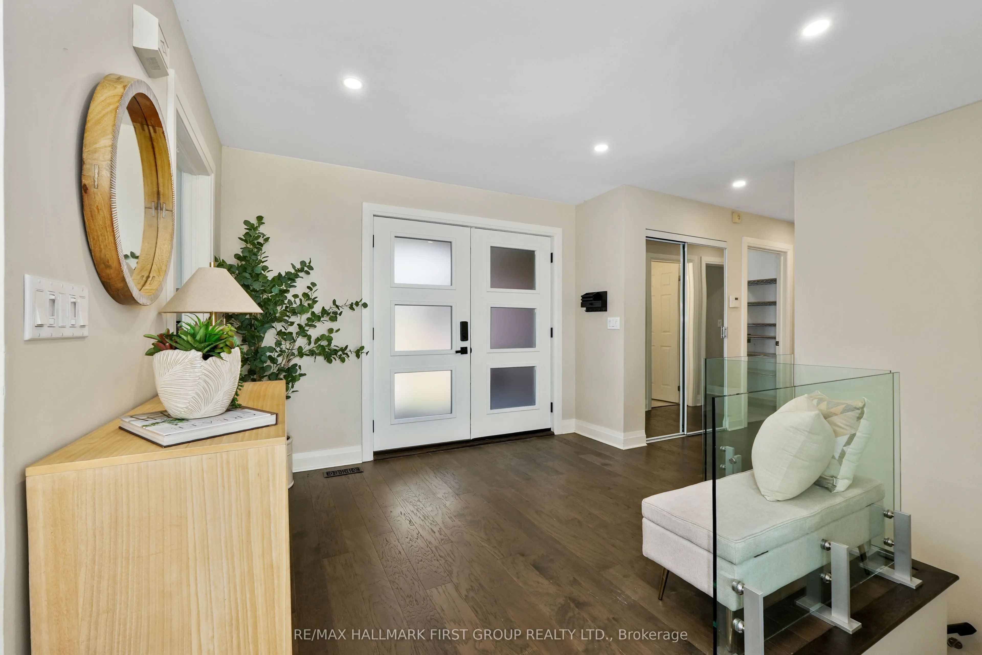 75 East House Crescent