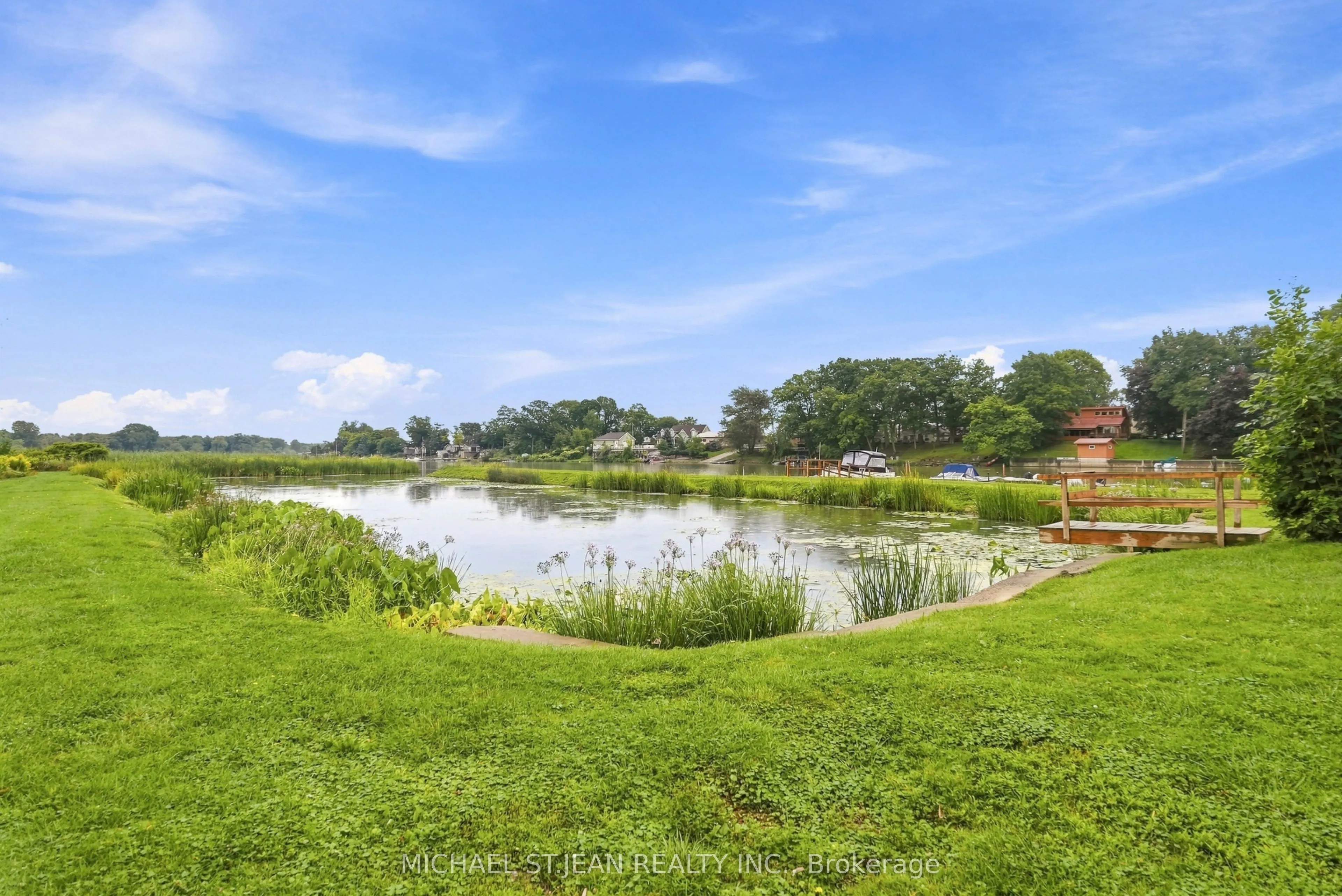 27 Hickory Hollow