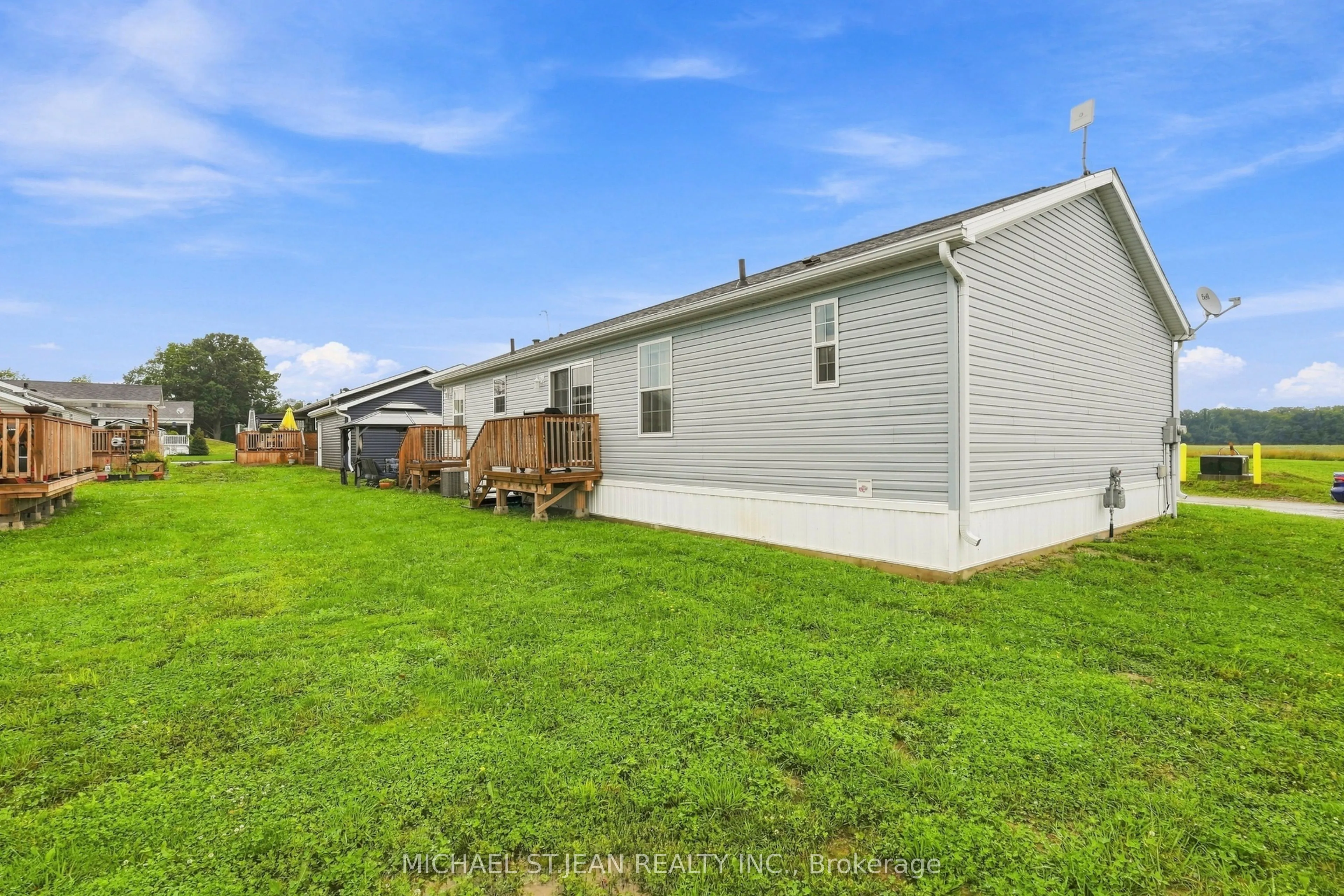 27 Hickory Hollow