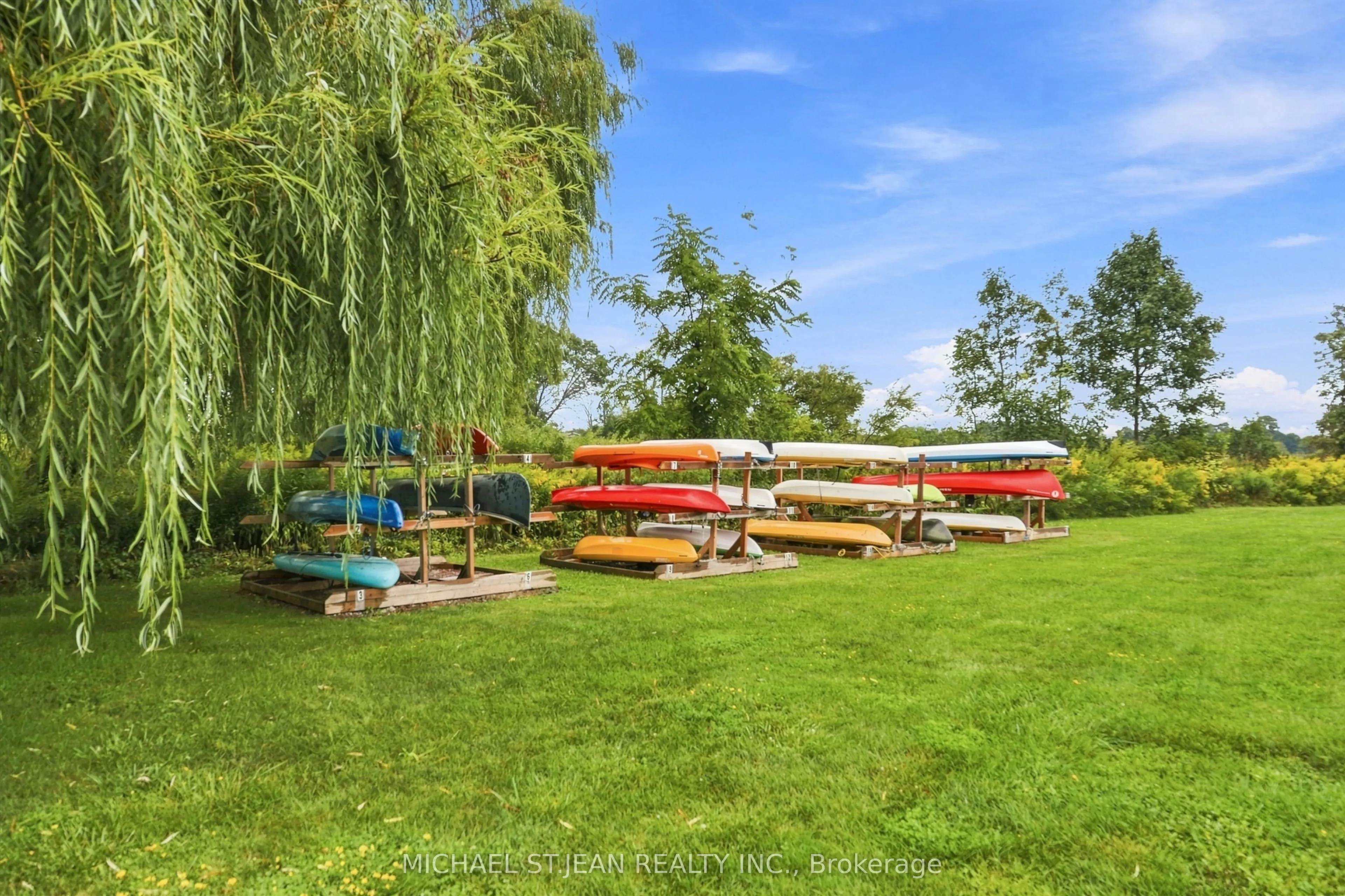 27 Hickory Hollow