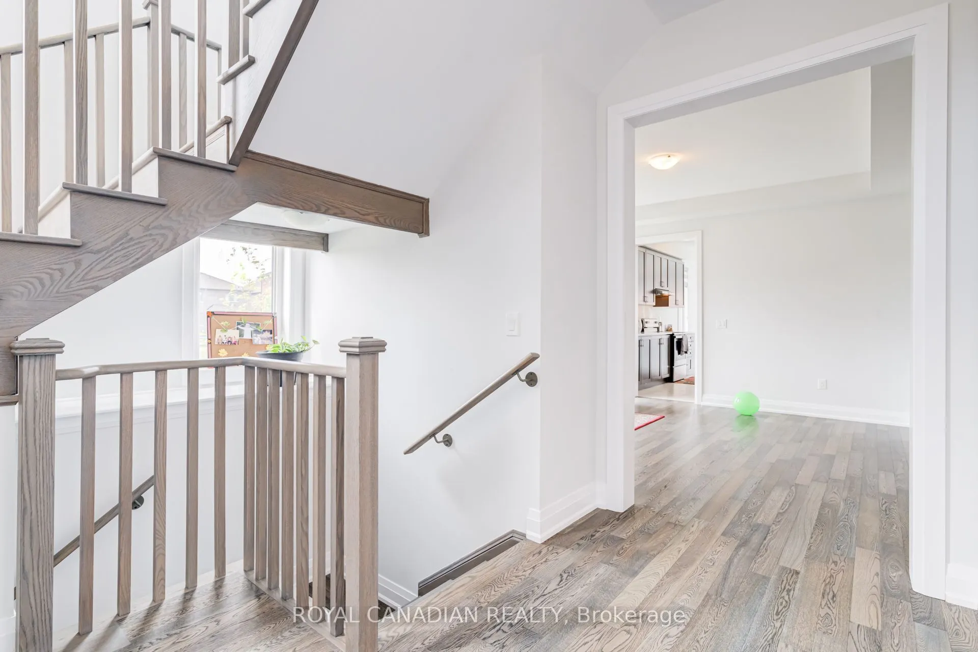 1439 Upper Thames Drive