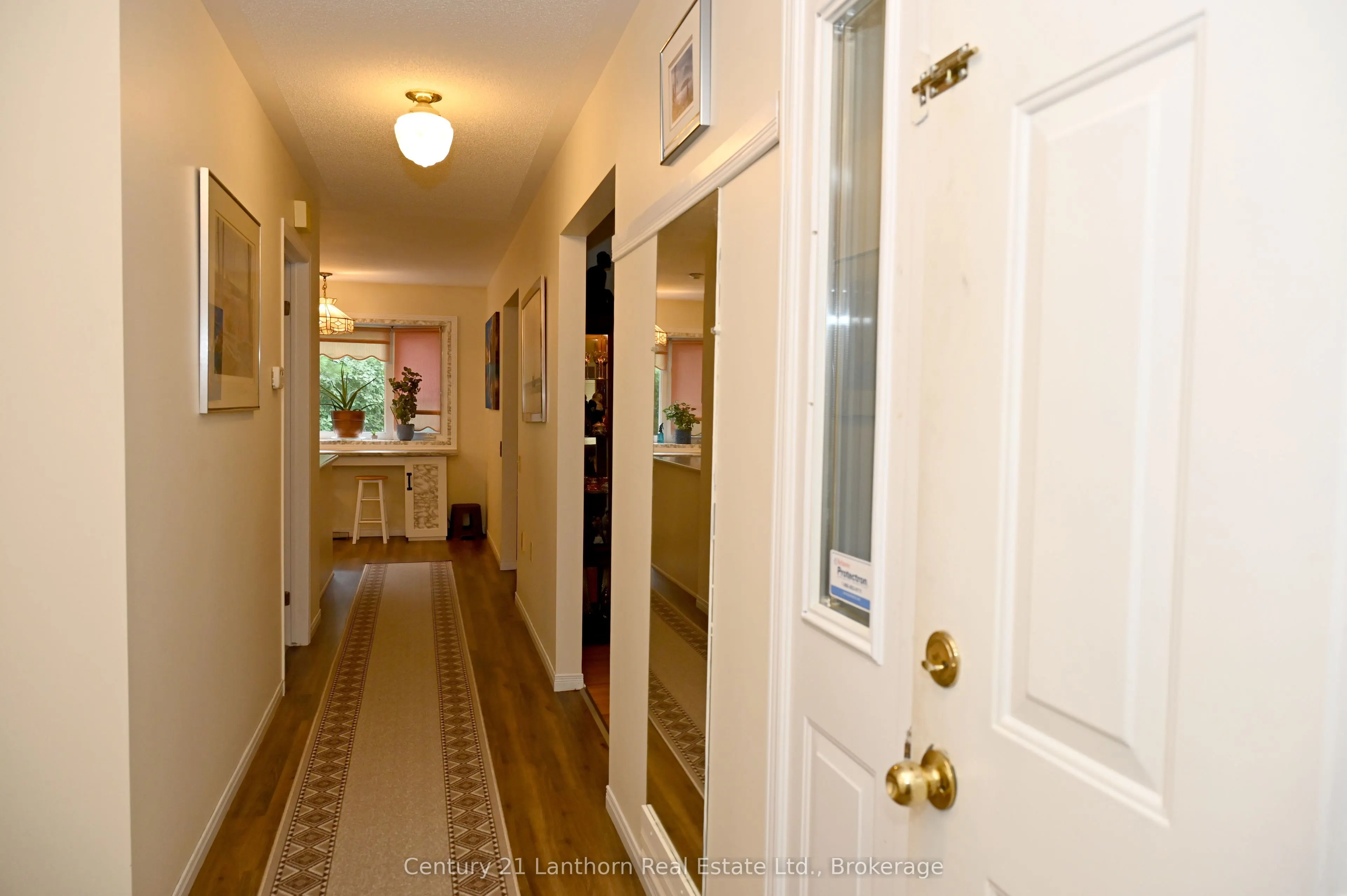 1 Reynolds Place N