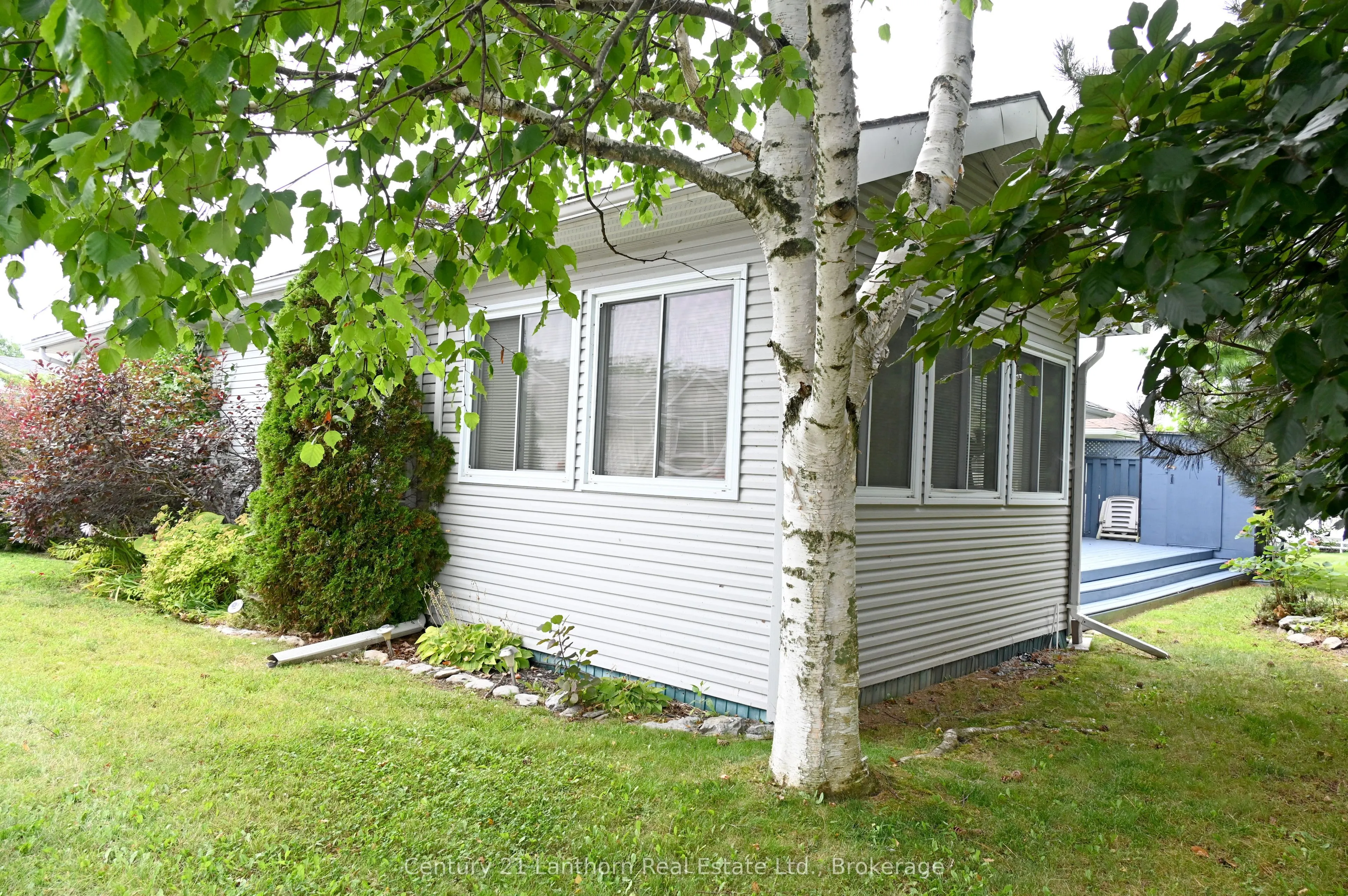 1 Reynolds Place N