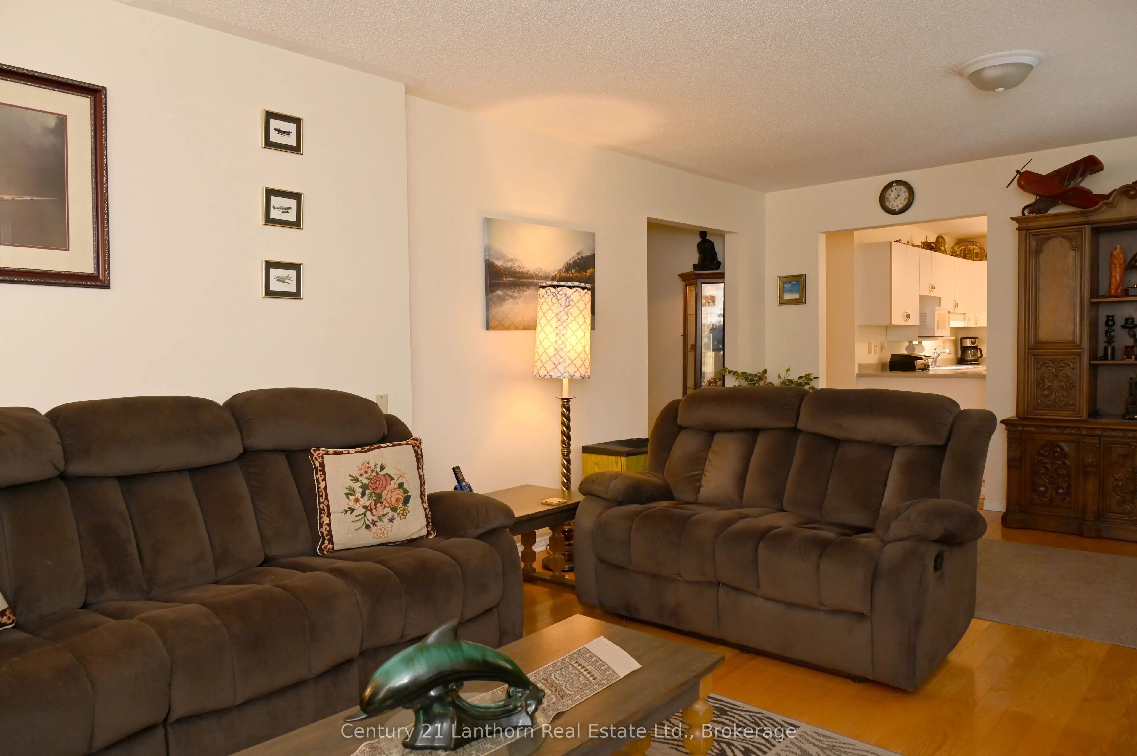 1 Reynolds Place N