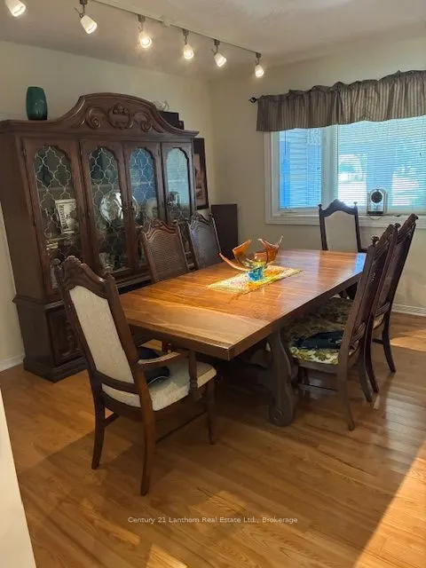 1 Reynolds Place N