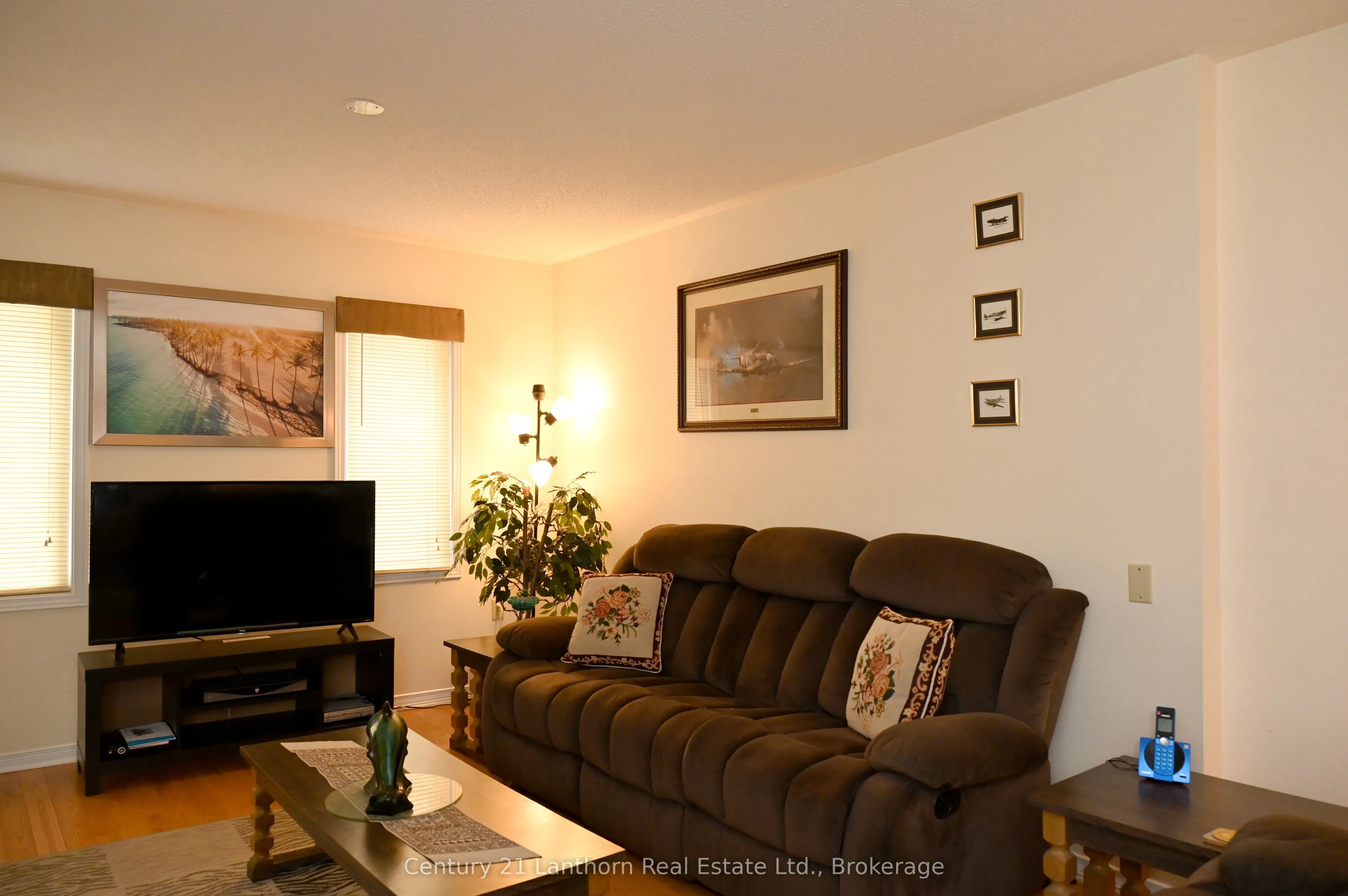 1 Reynolds Place N