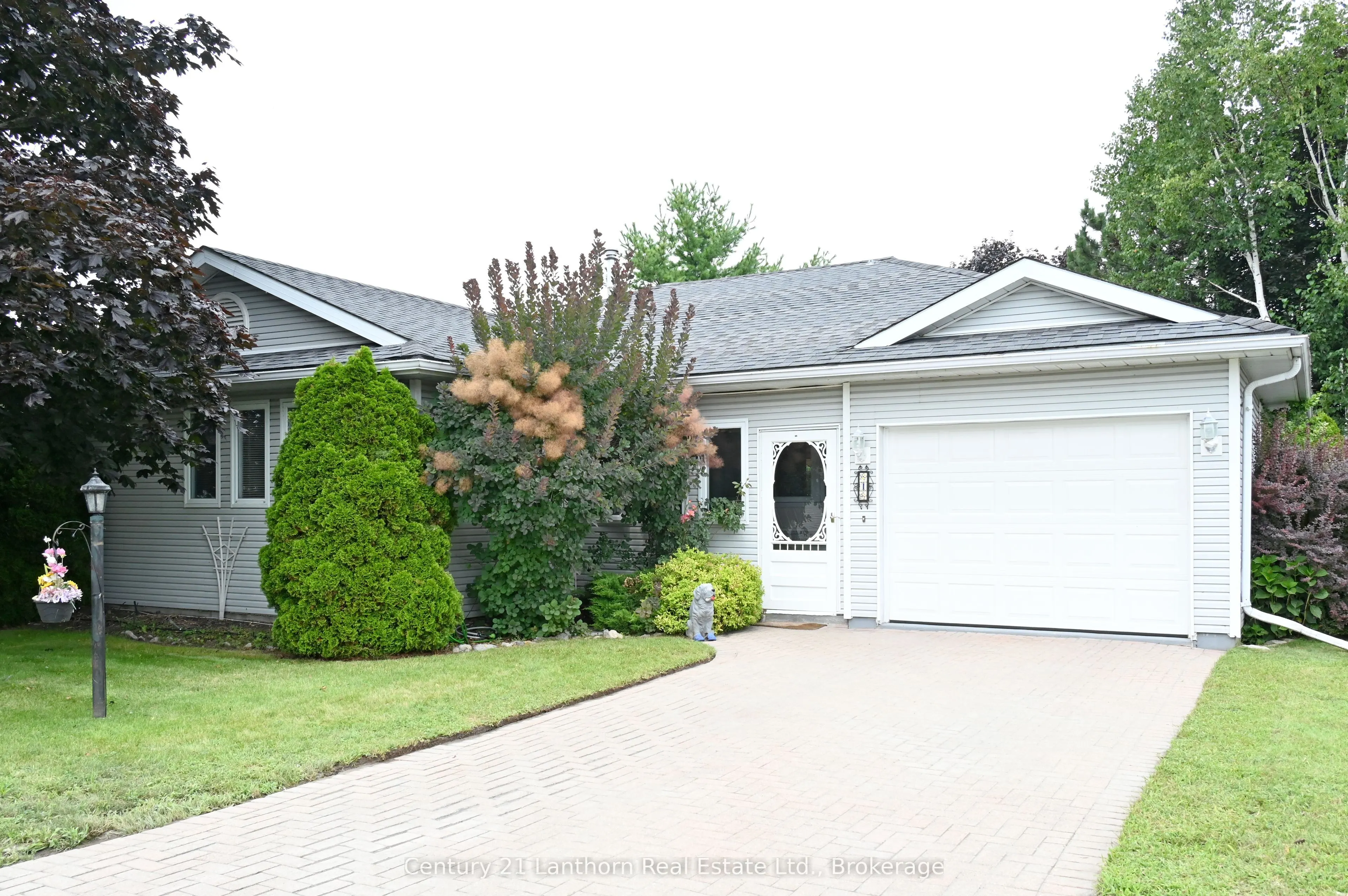 1 Reynolds Place N