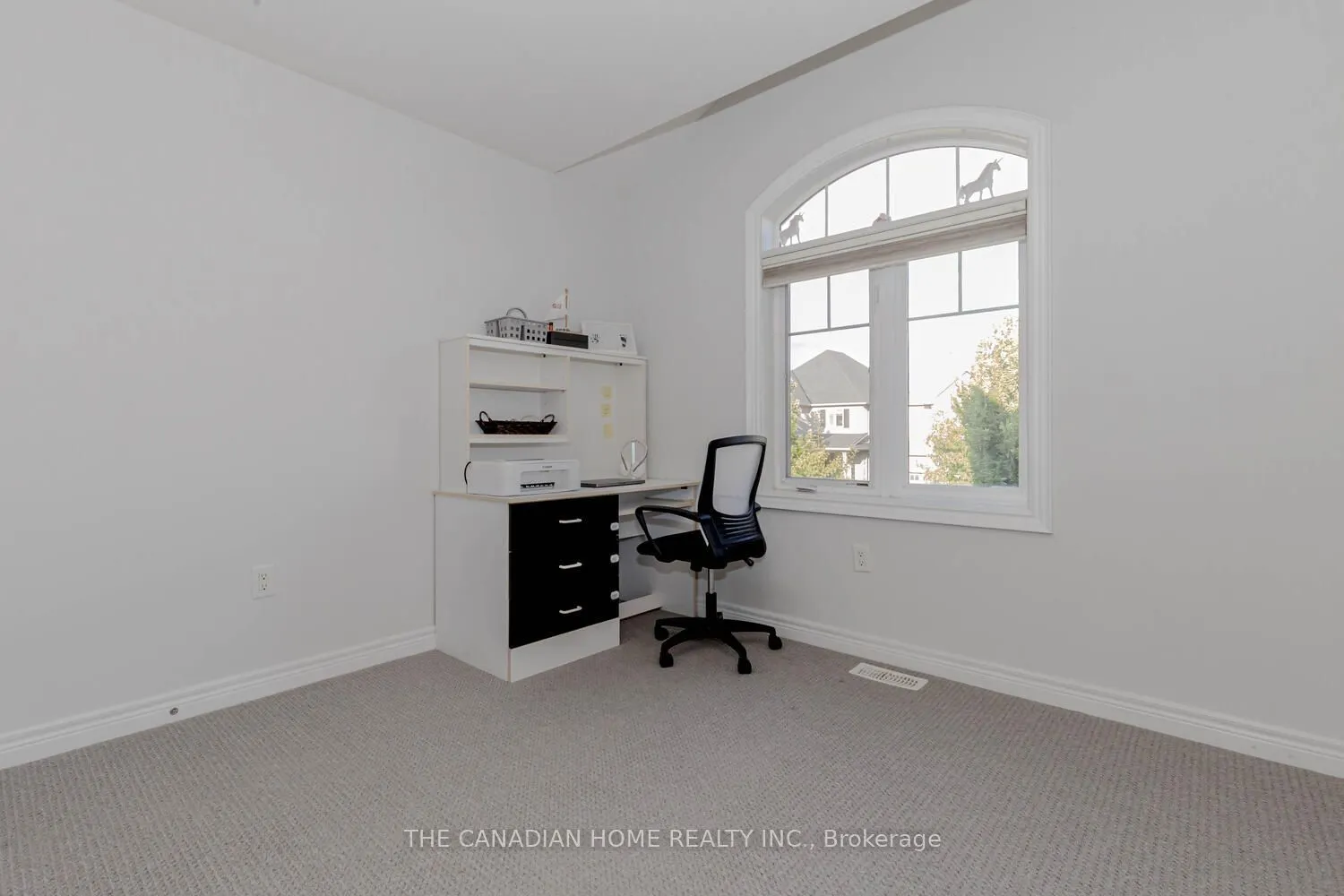 49 SEXTON Crescent