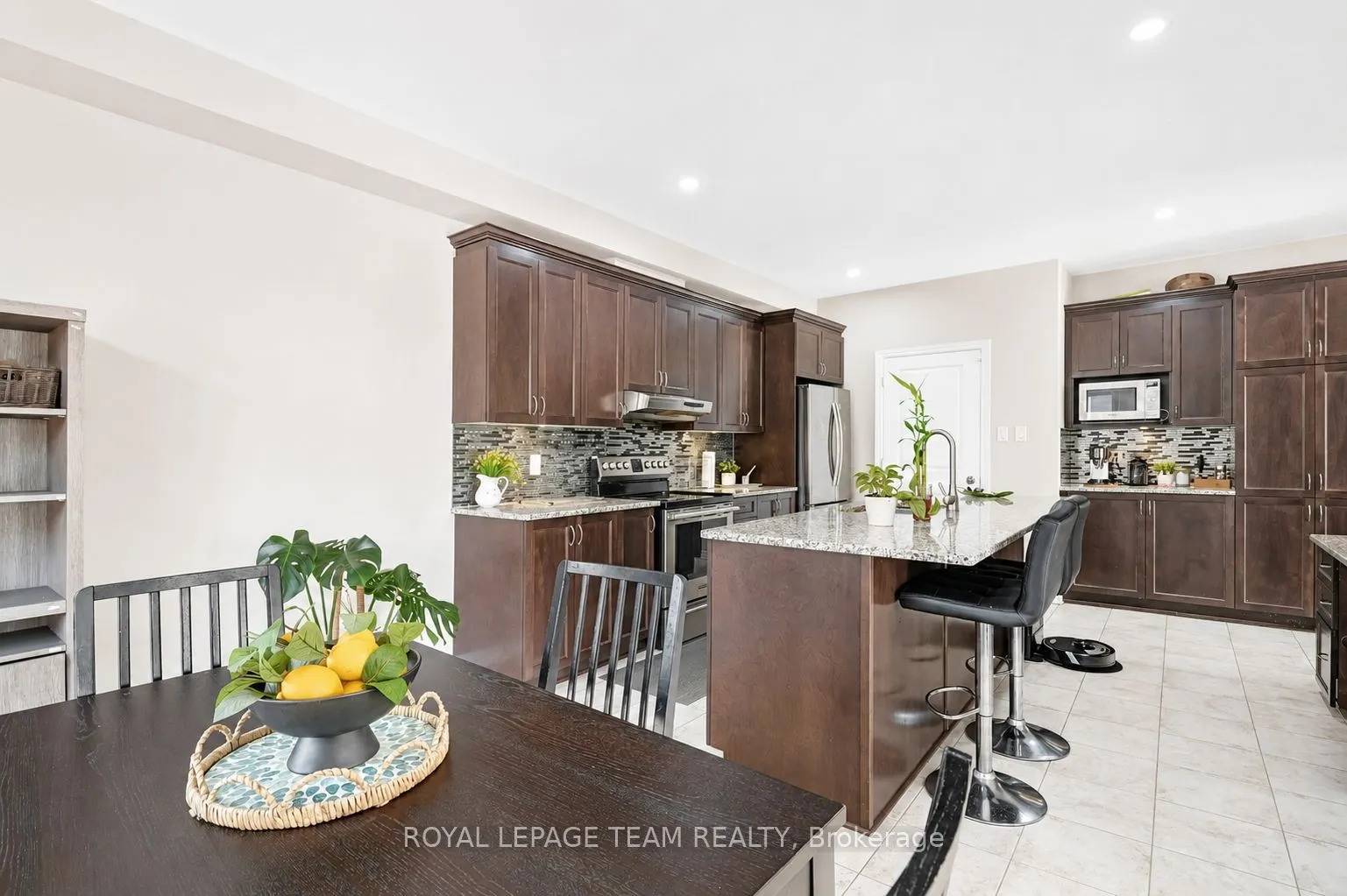 3 Stoneleigh Street