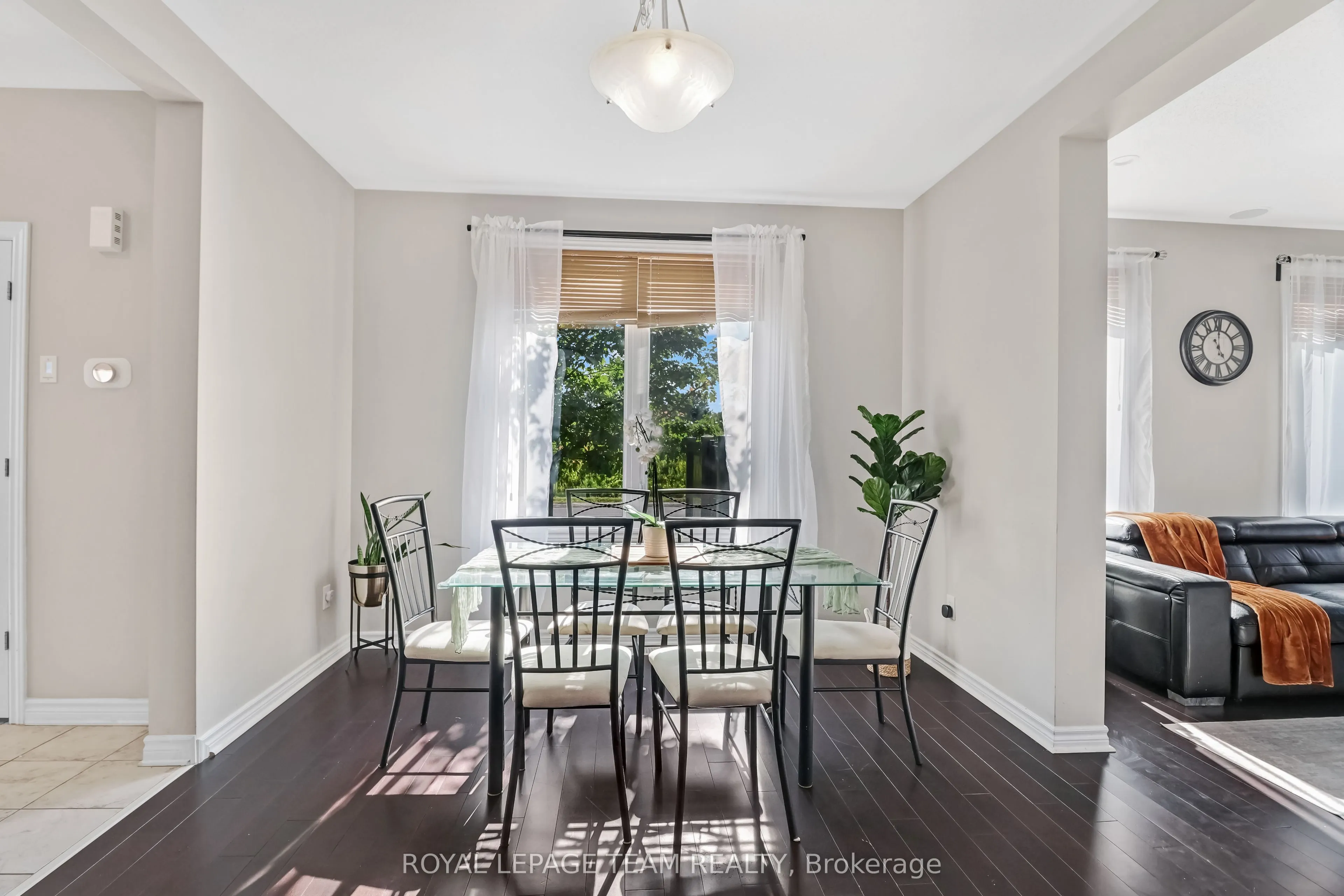 3 Stoneleigh Street