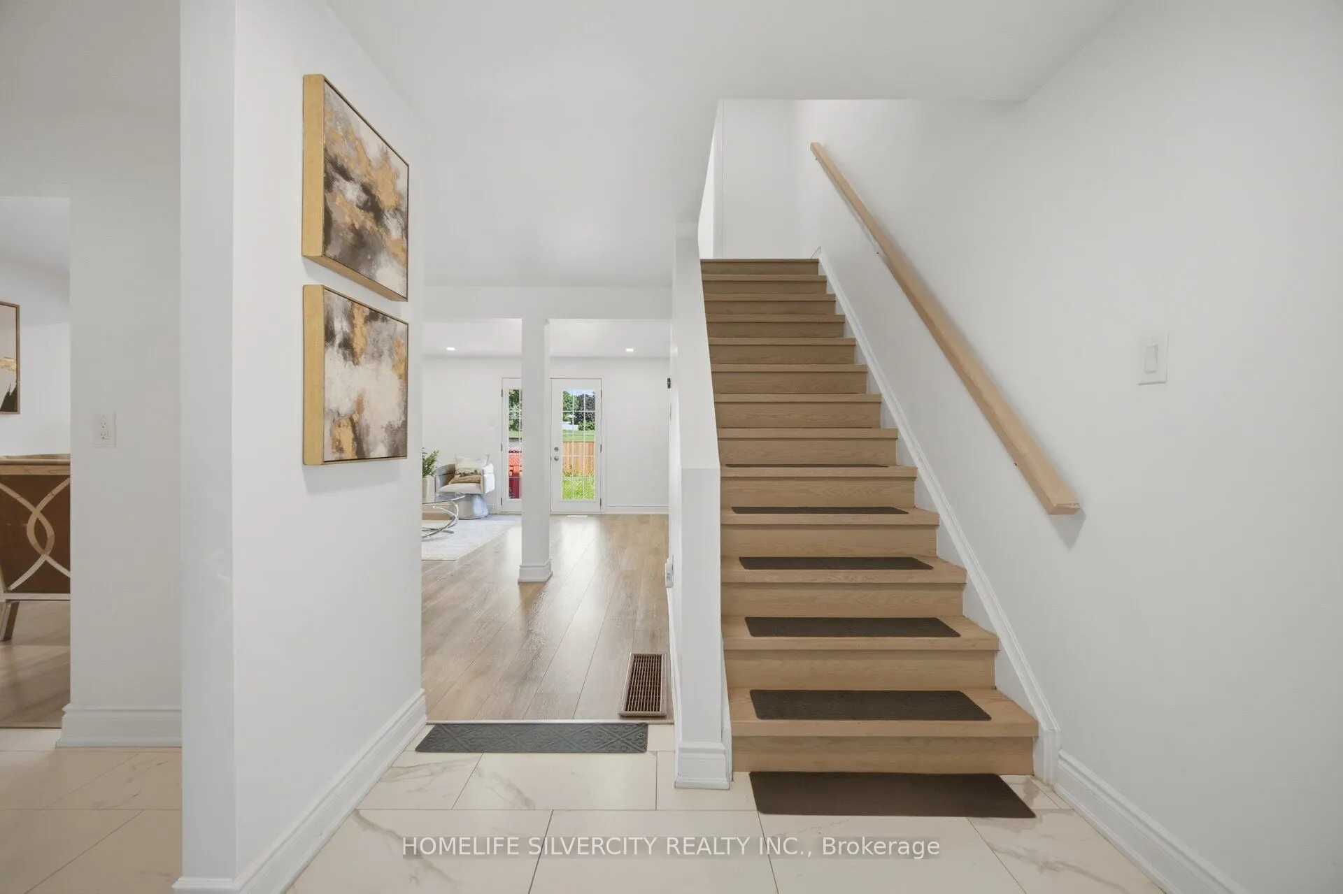 731 Elgin Street N