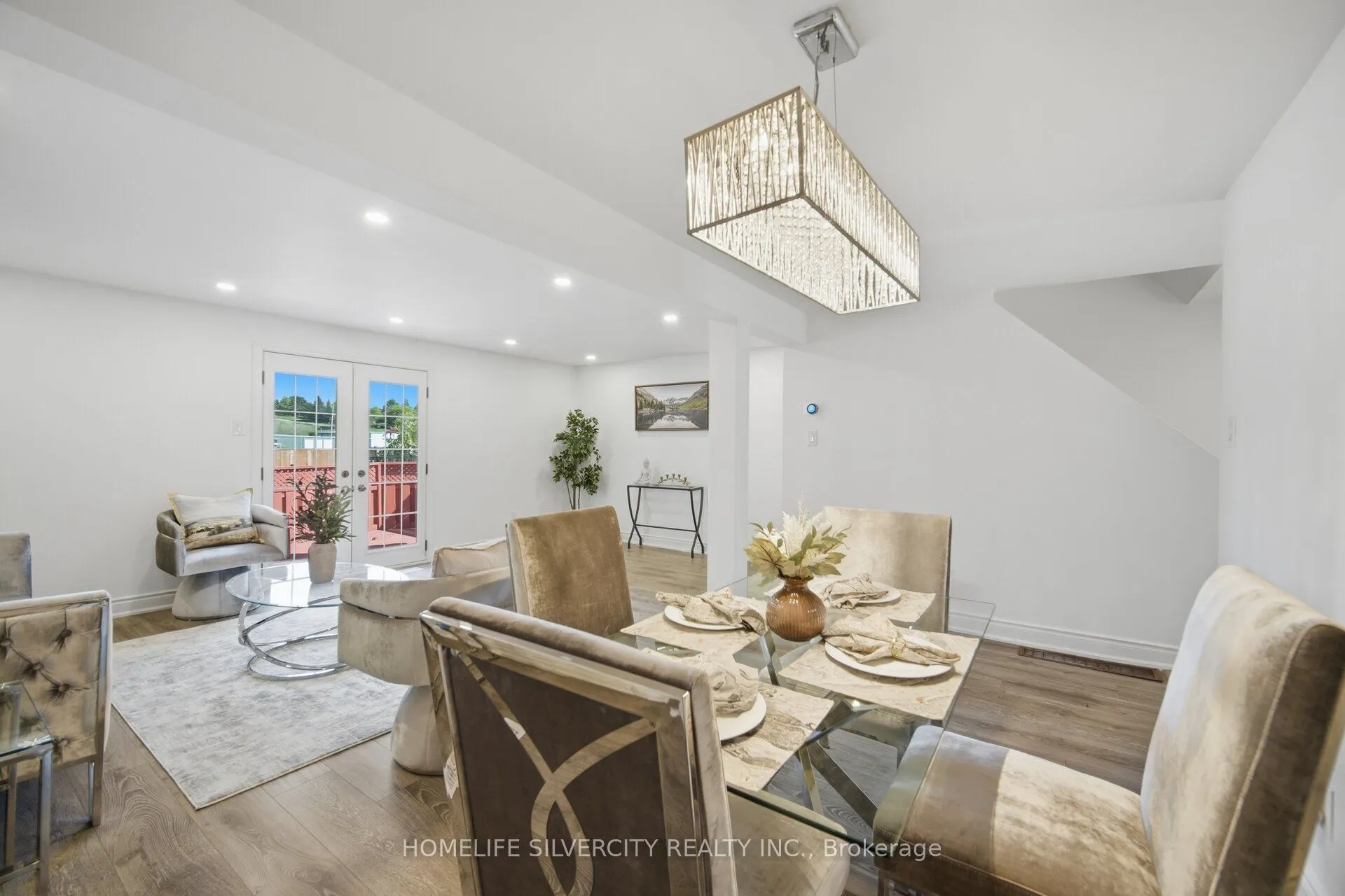 731 Elgin Street N