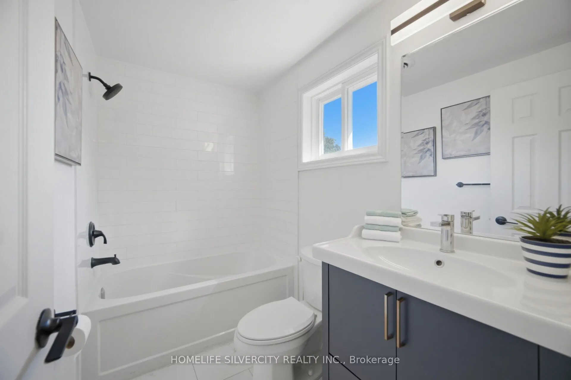 731 Elgin Street N