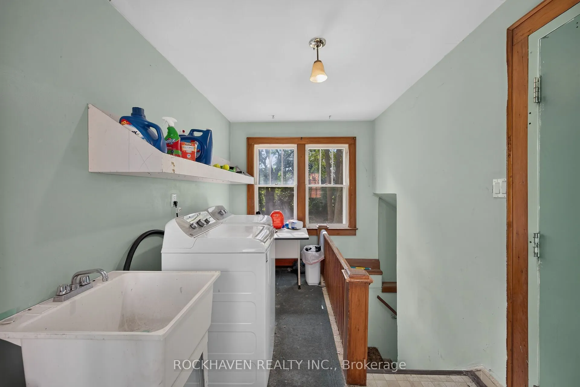 15 St David Street W