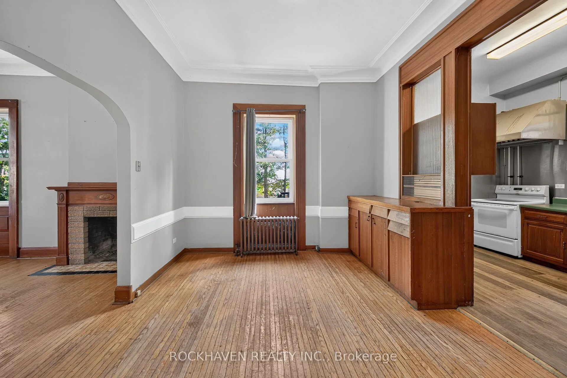 15 St David Street W
