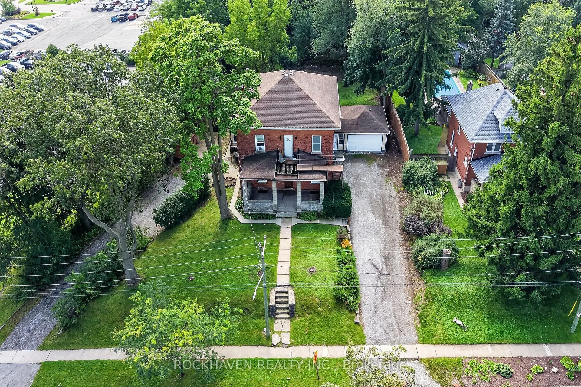 15 St David Street W