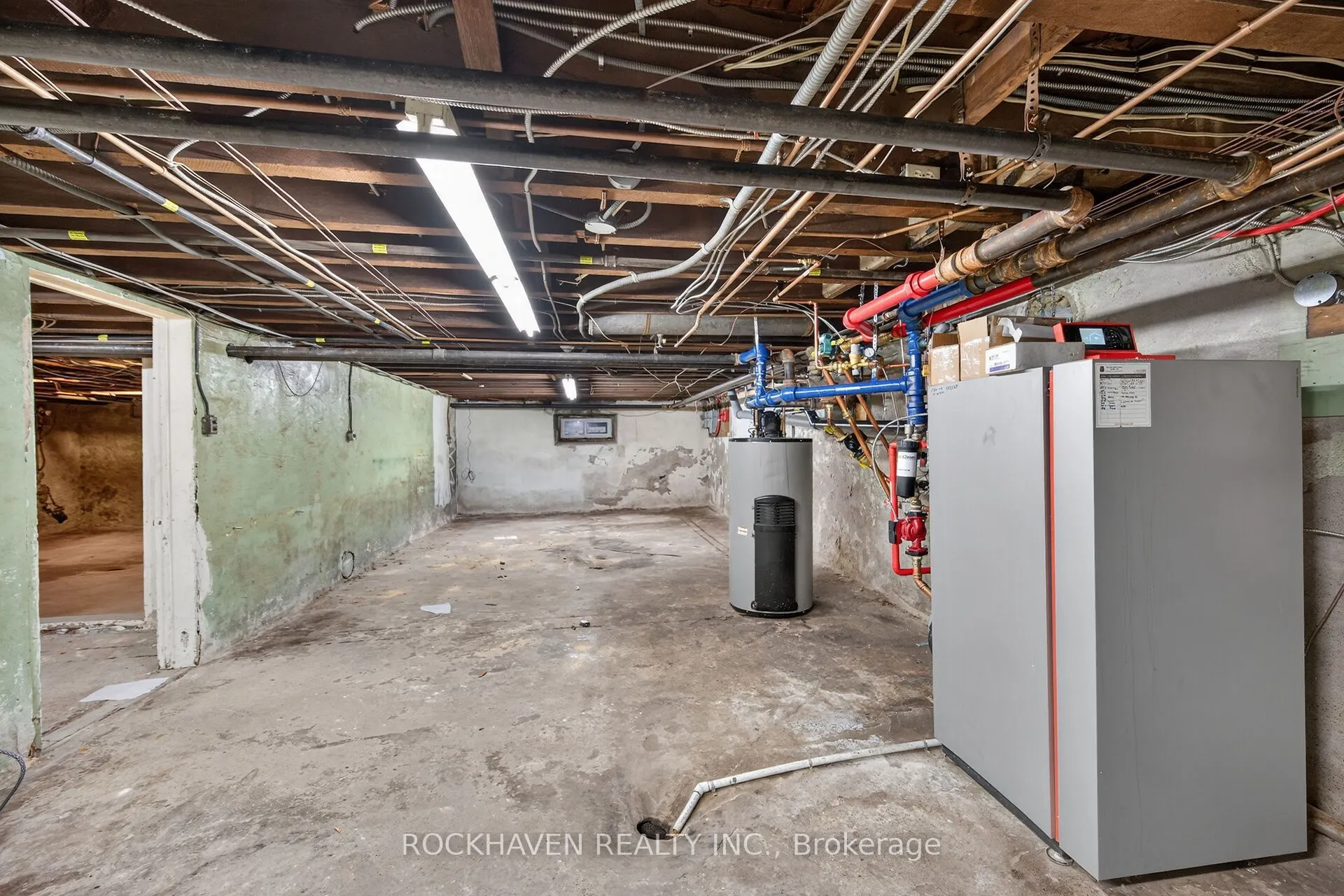 15 St David Street W