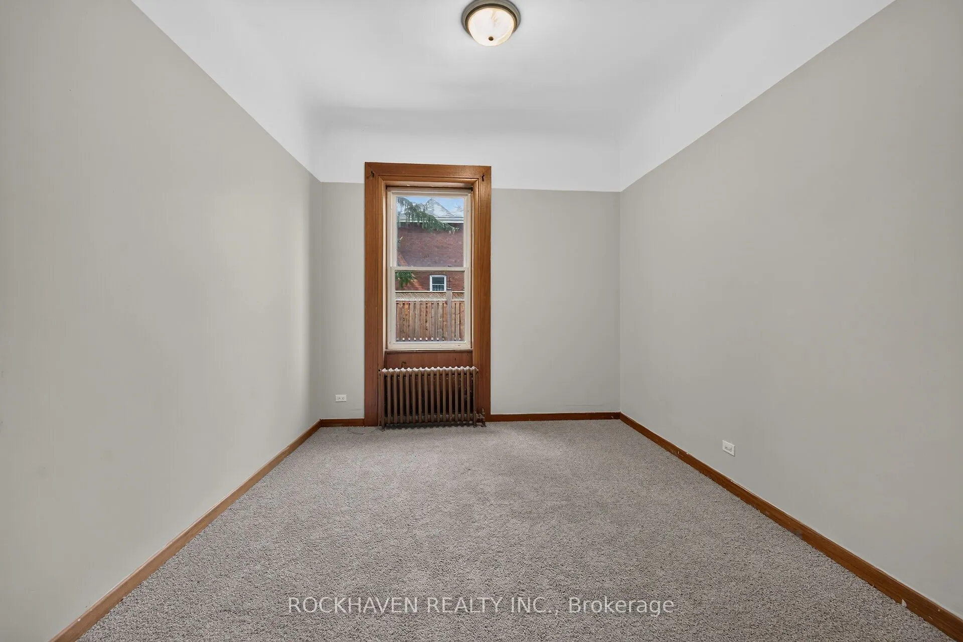 15 St David Street W