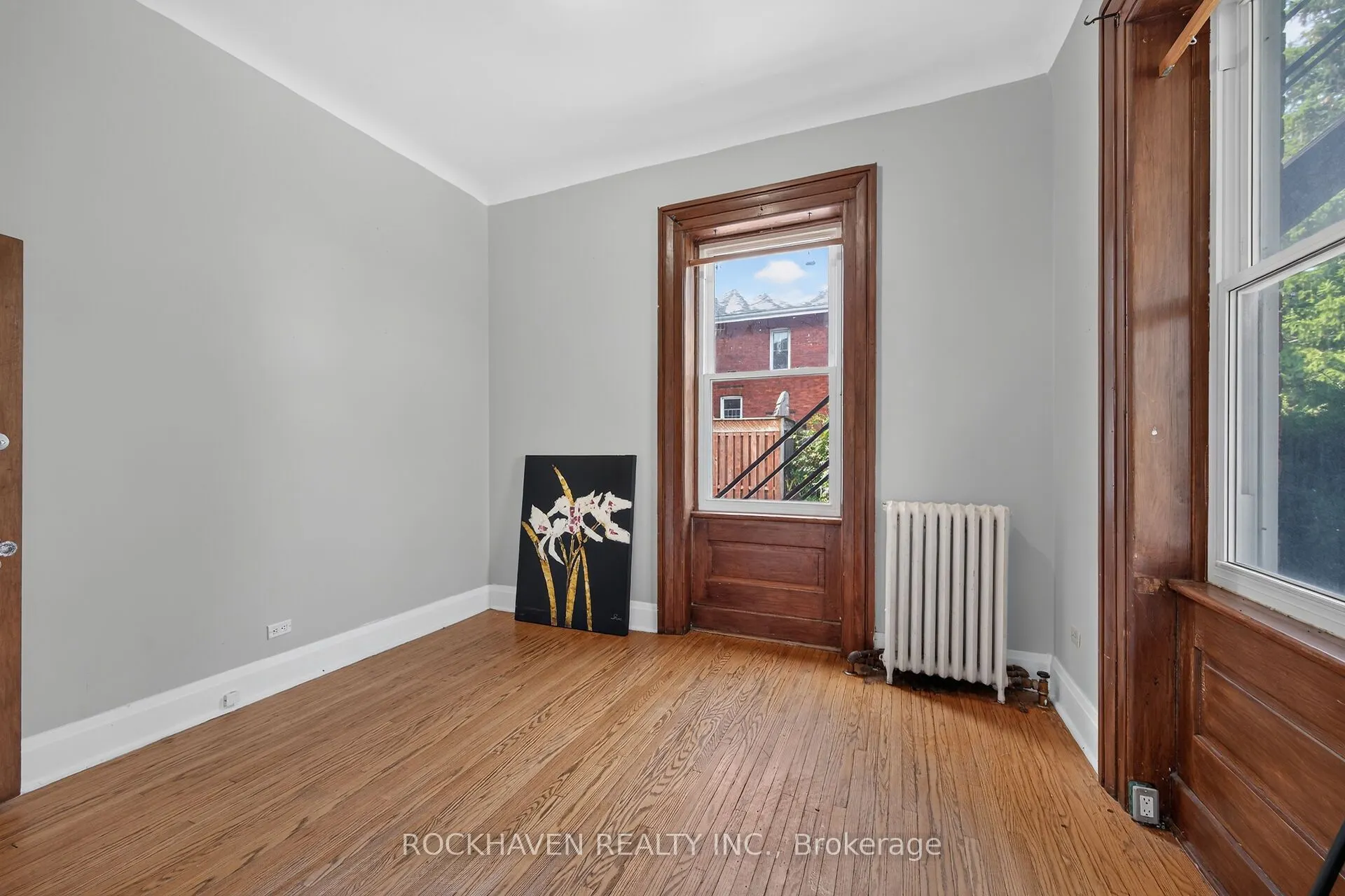 15 St David Street W