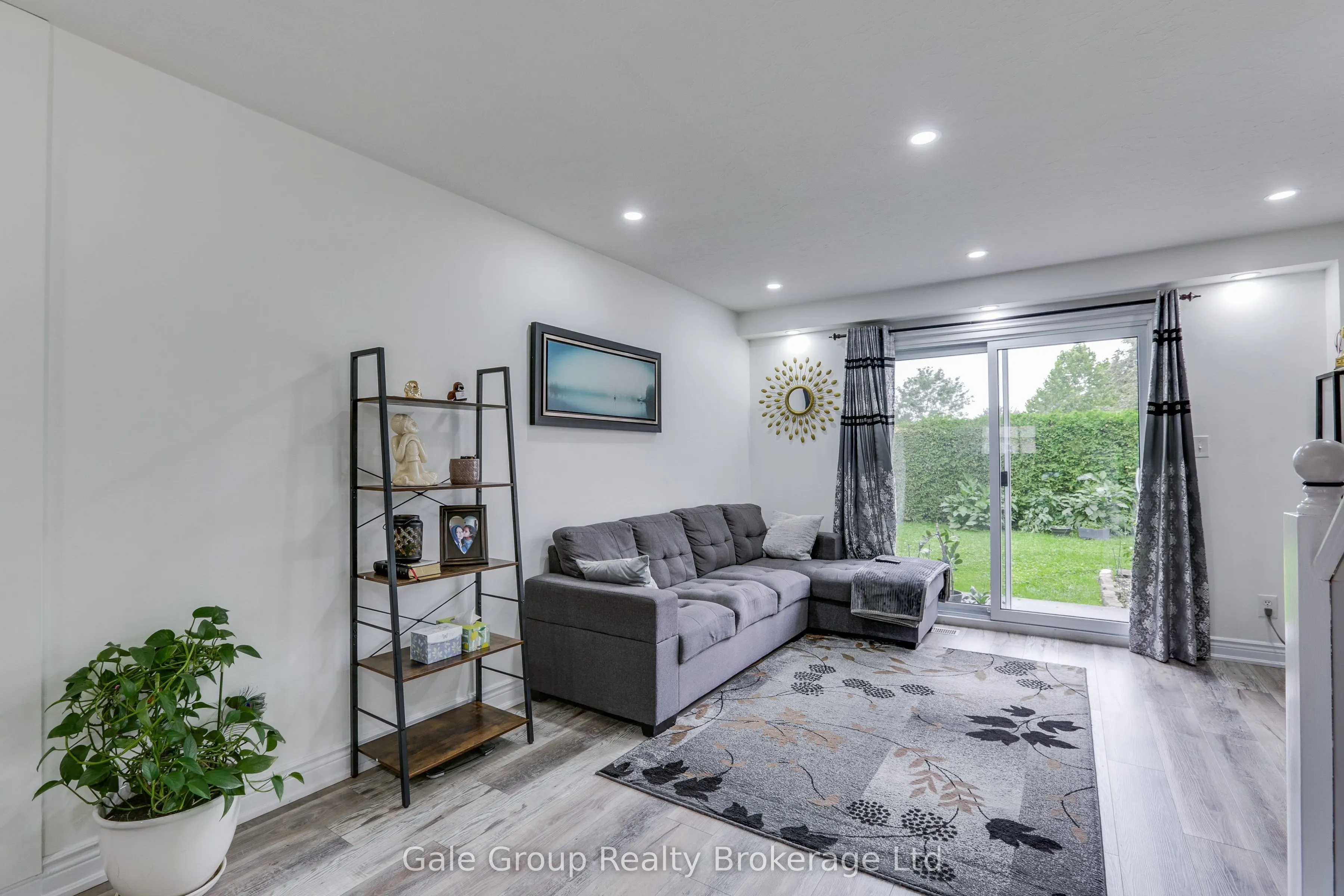 105 Springbank Avenue #9