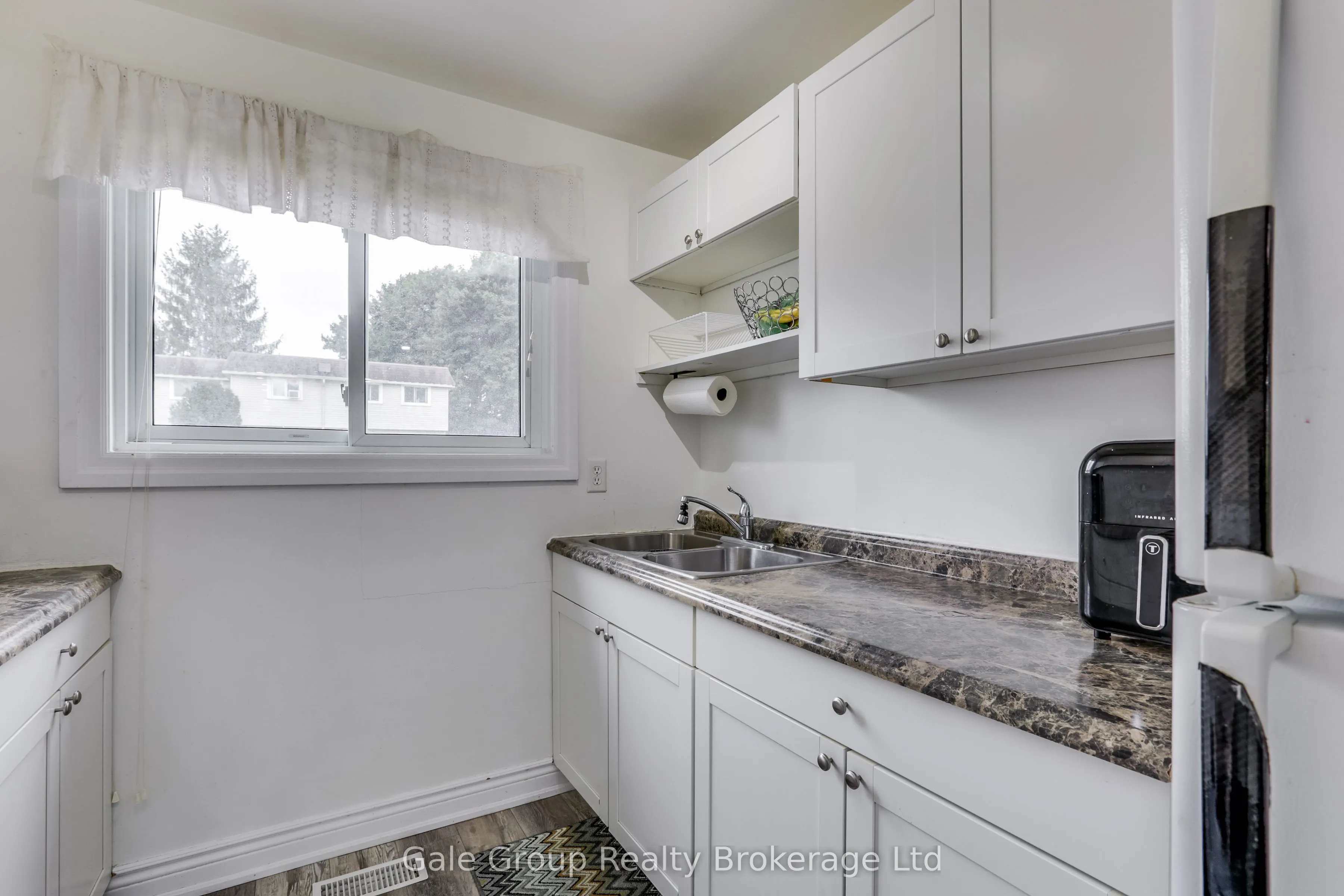 105 Springbank Avenue #9