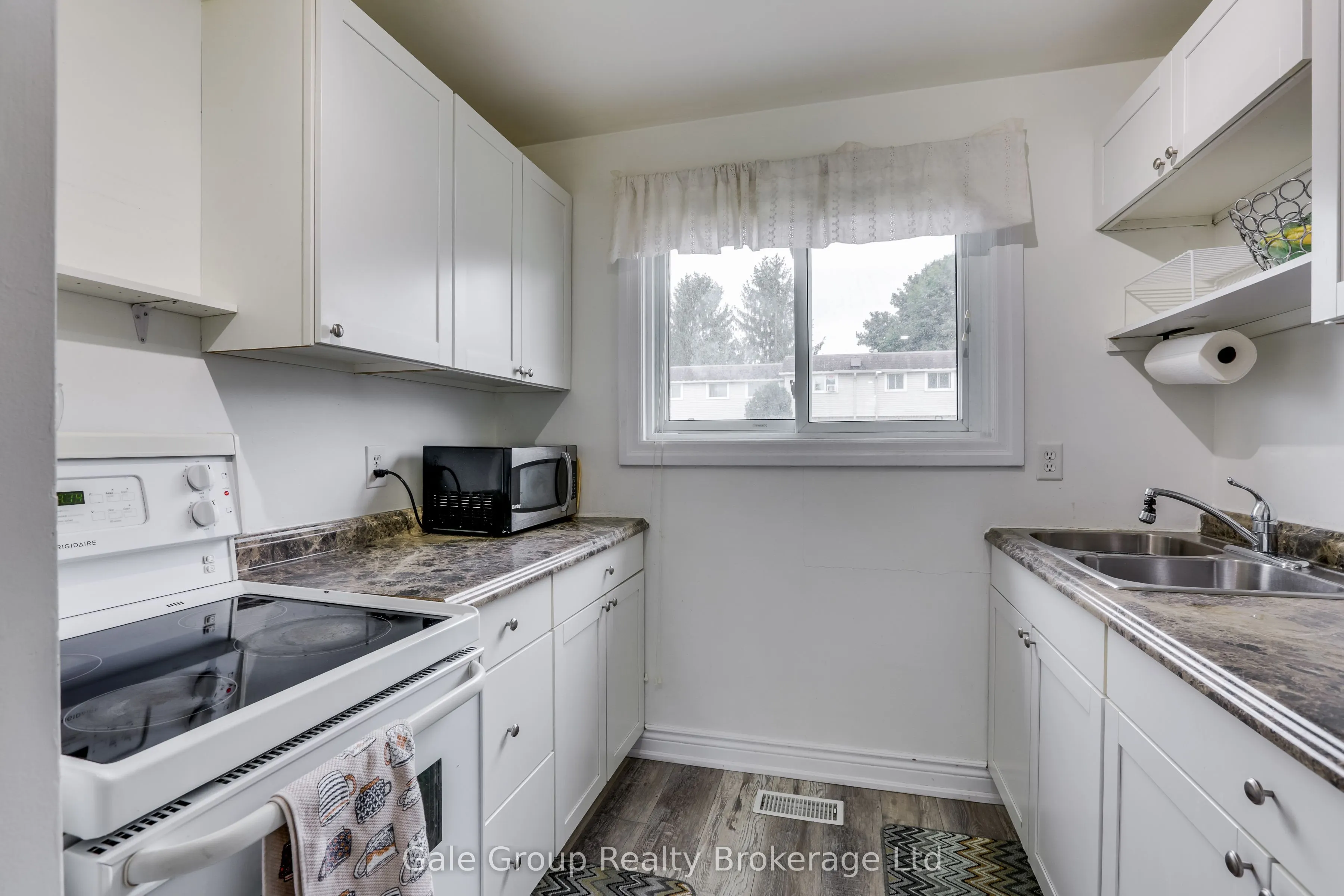 105 Springbank Avenue #9