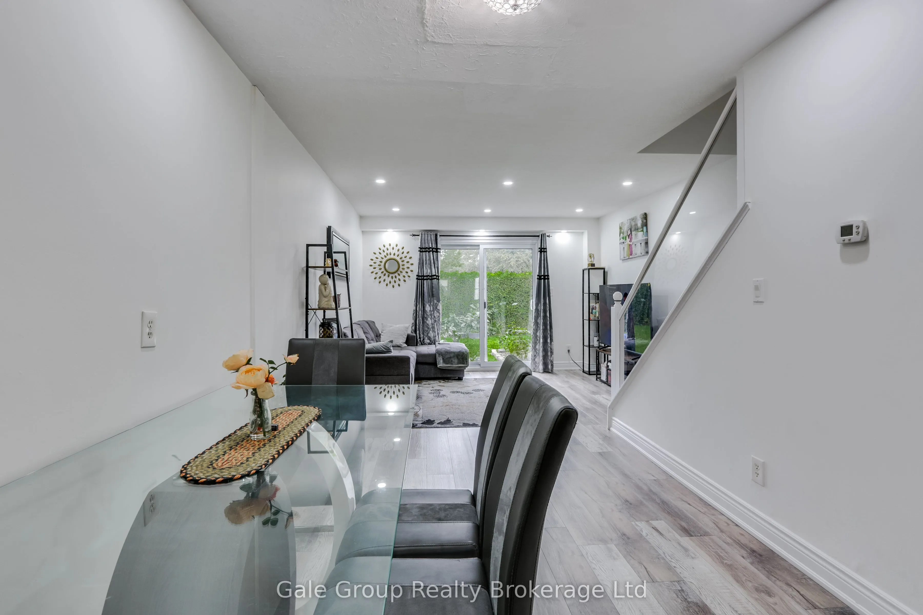105 Springbank Avenue #9
