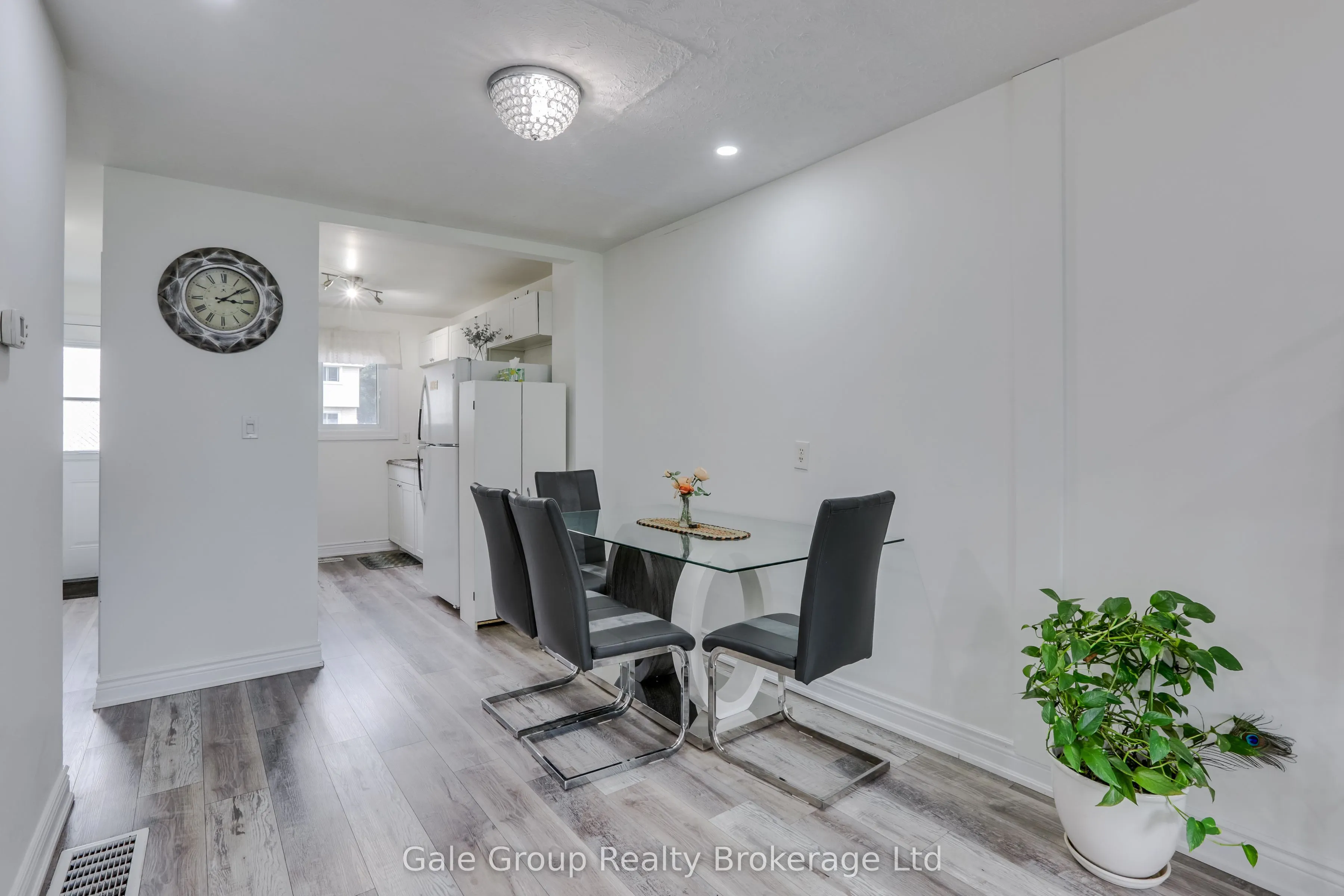 105 Springbank Avenue #9