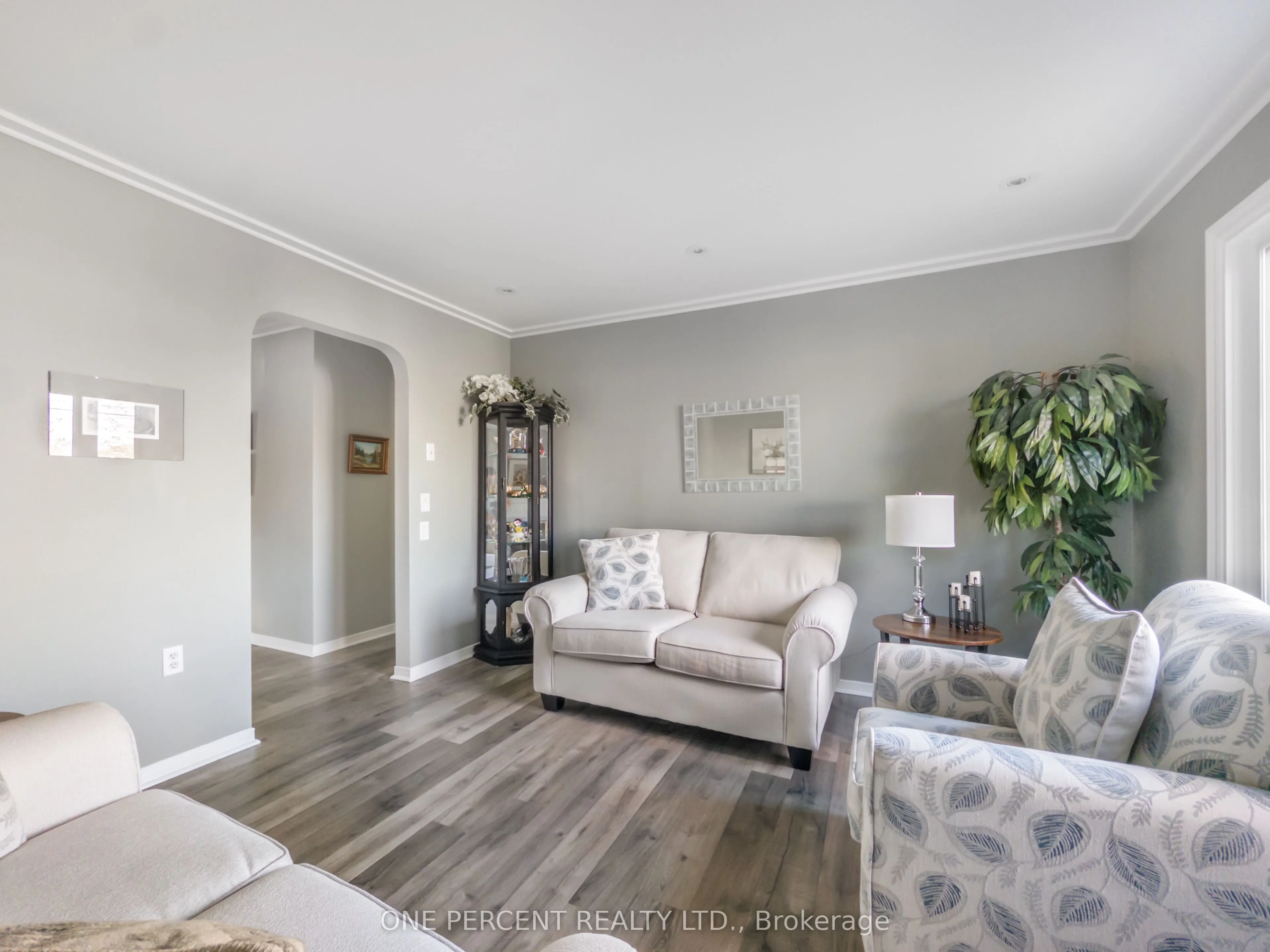 22 HERITAGE Drive