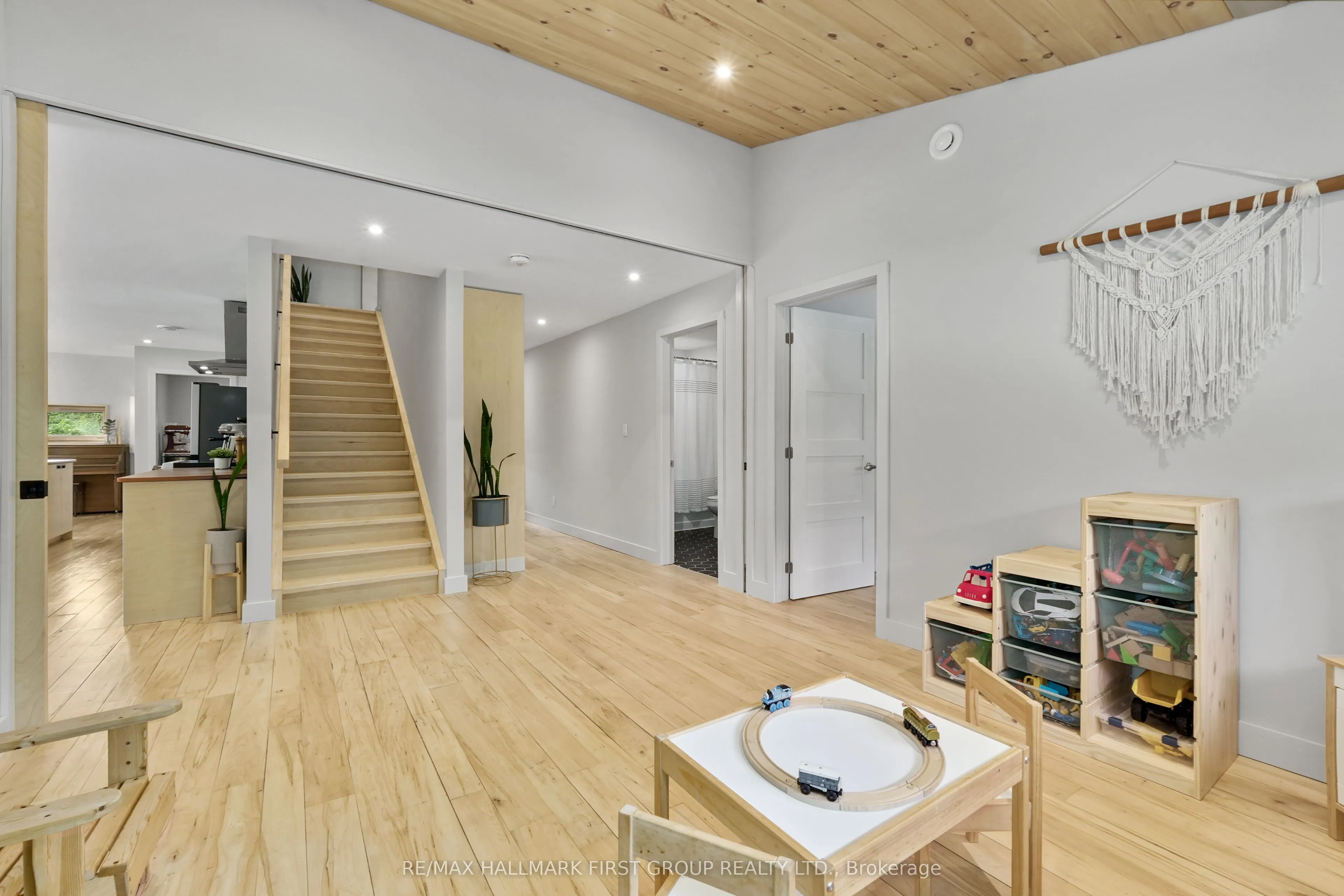 230 Lakeport Road