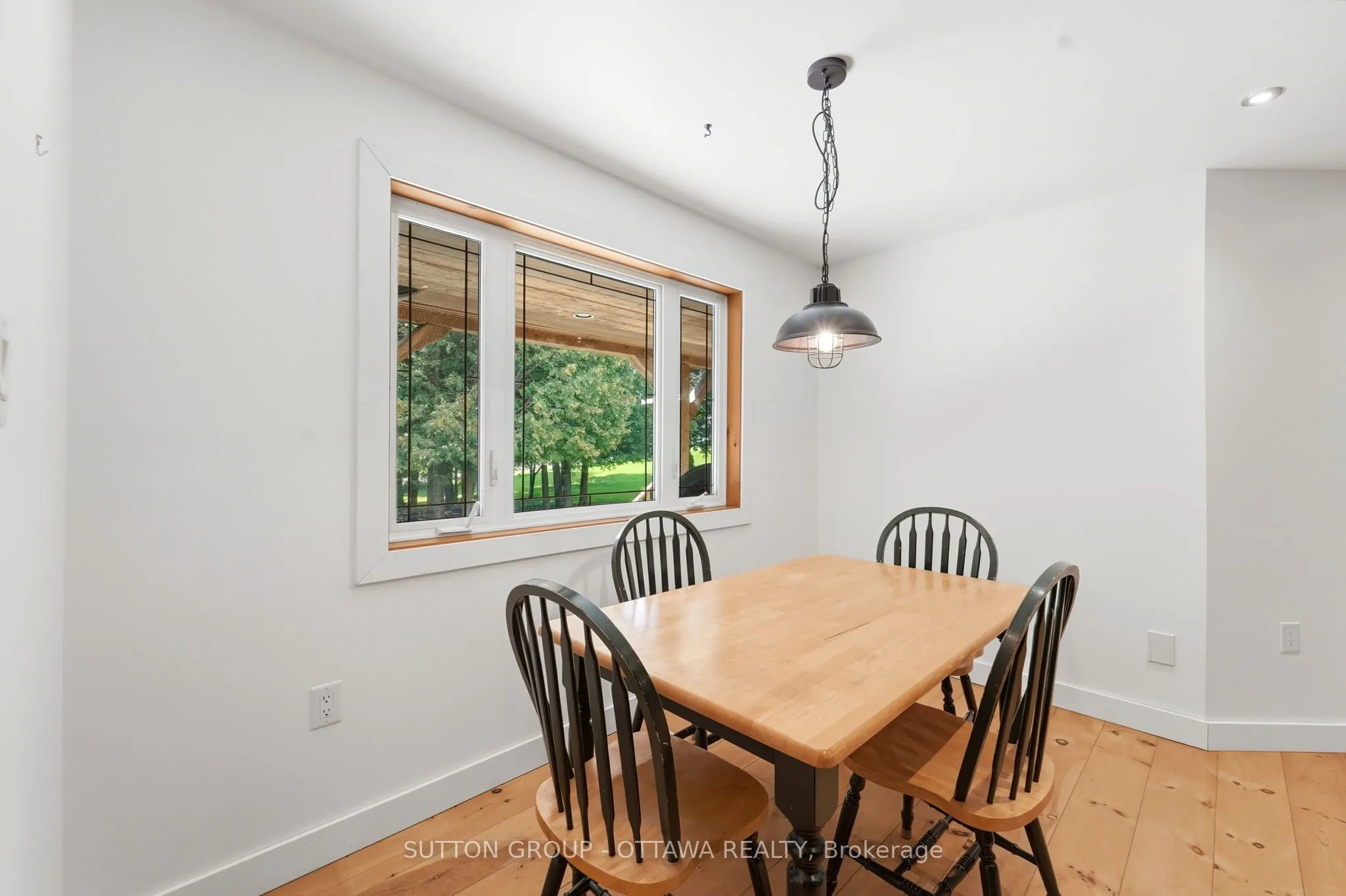 1715 Carsonby Road E