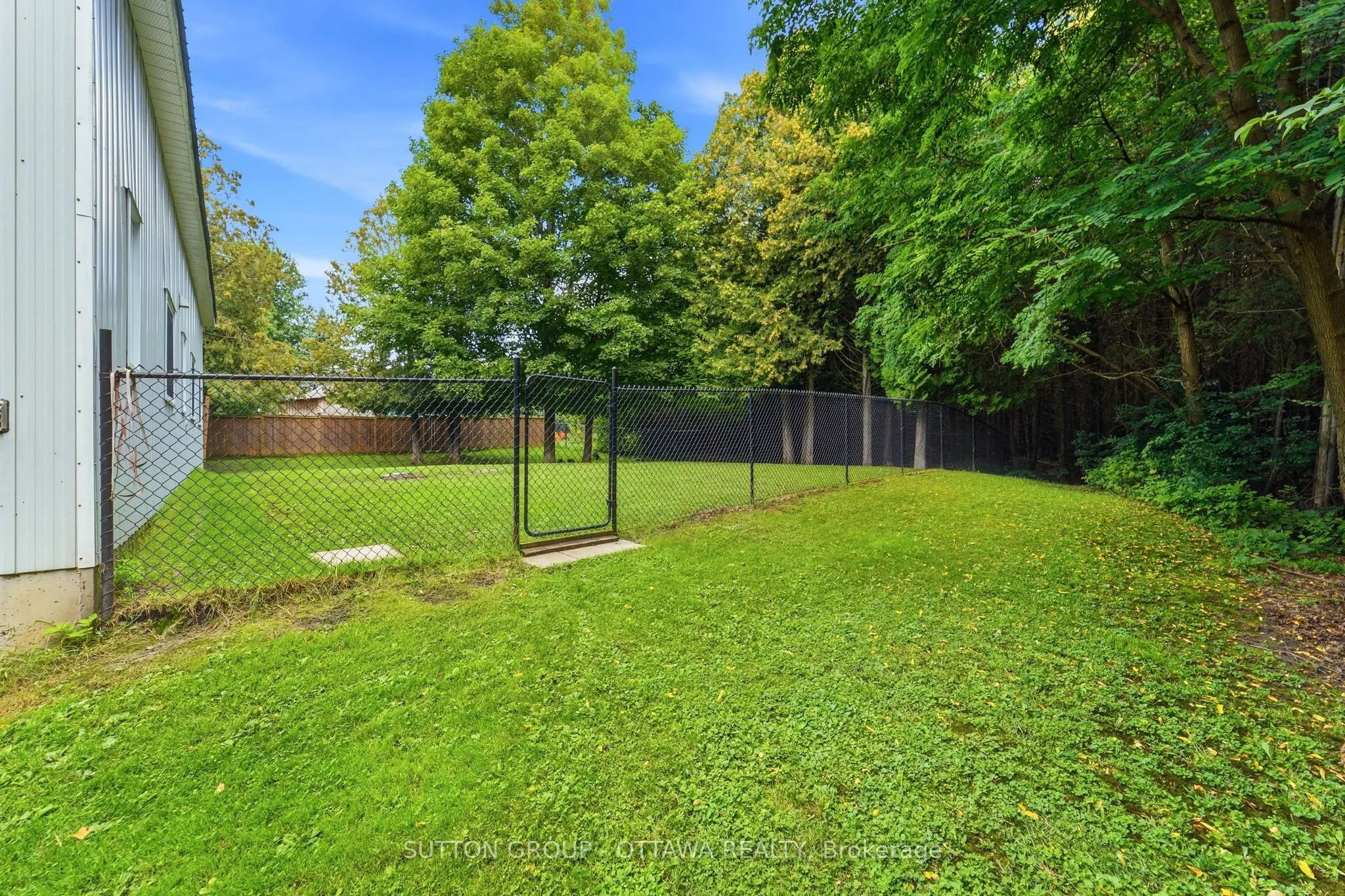1715 Carsonby Road E