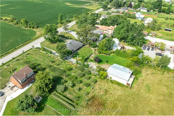609 Green Mountain Road E