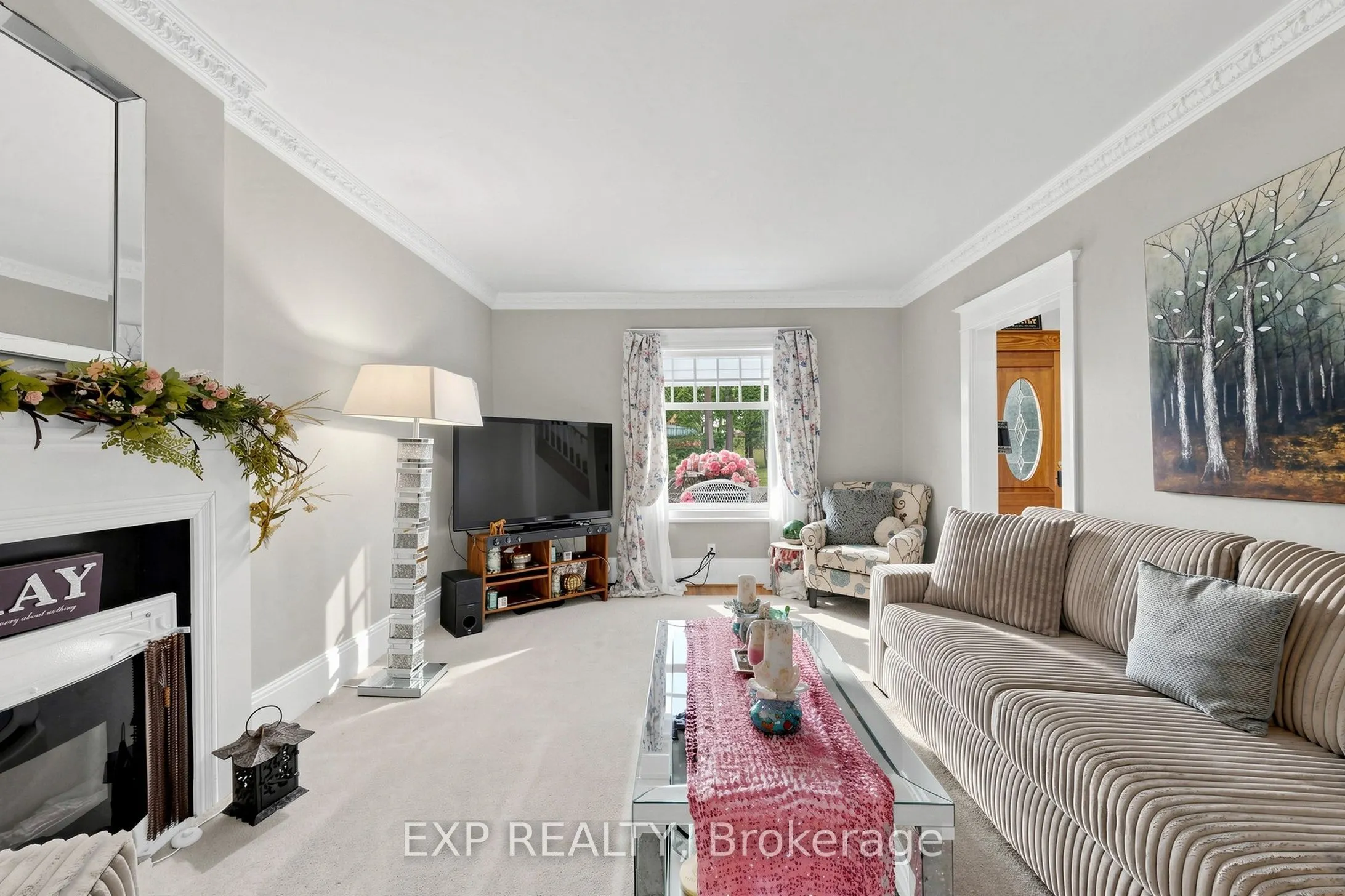 28 Simcoe Street