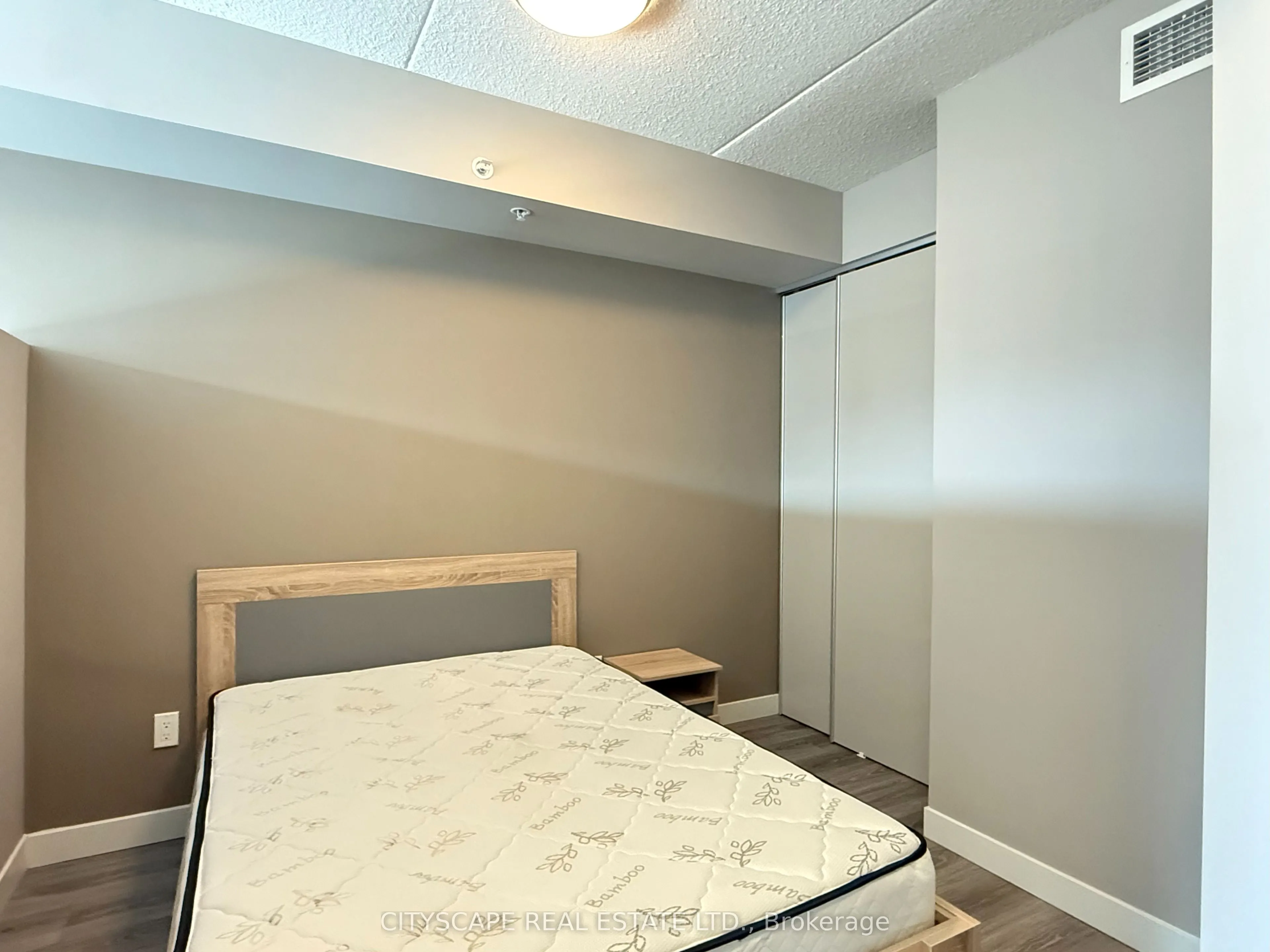 308 Lester Street #511