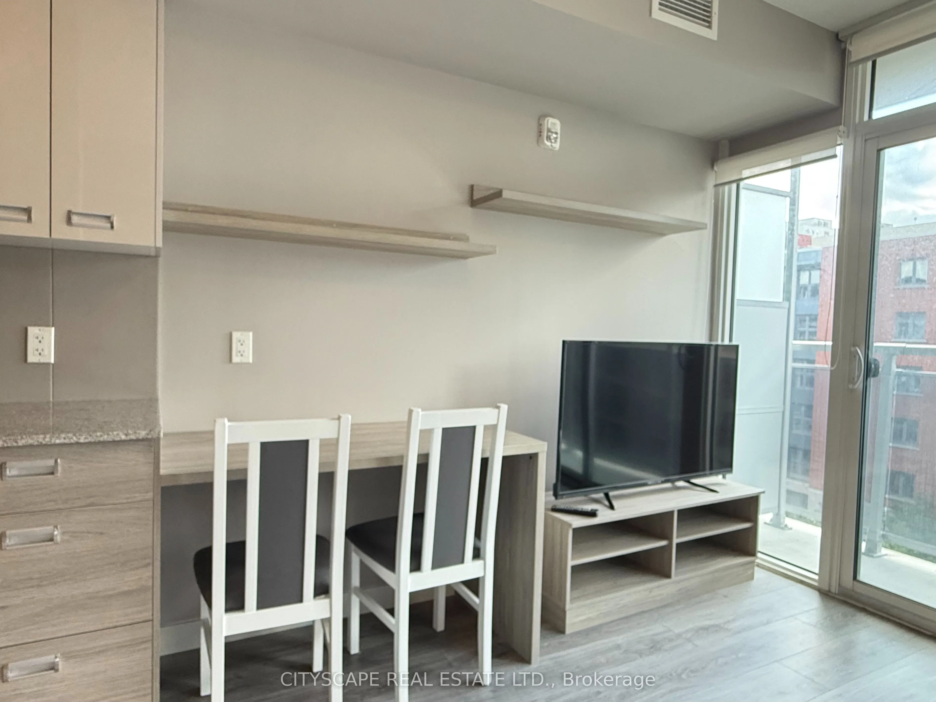308 Lester Street #511