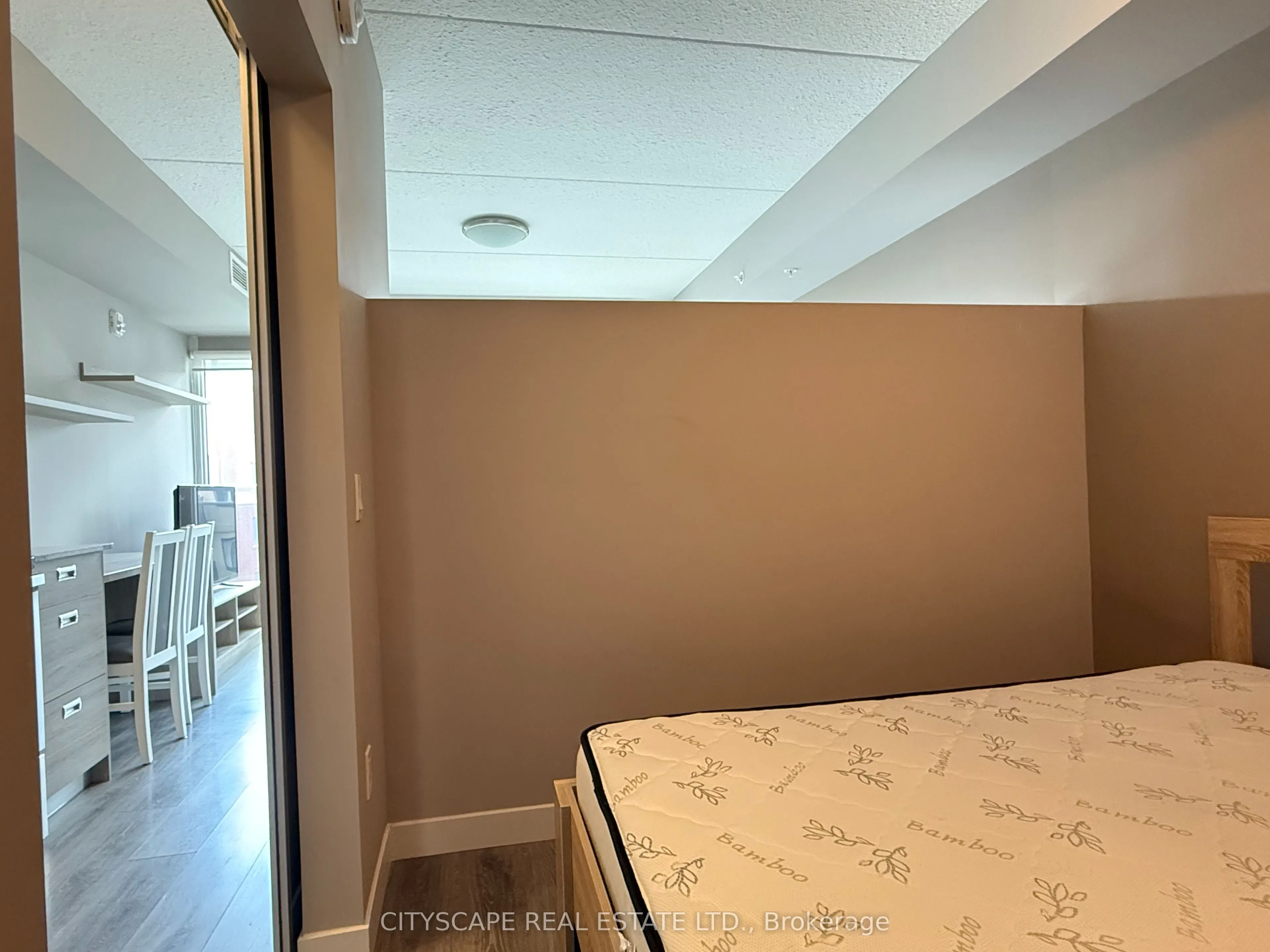 308 Lester Street #511