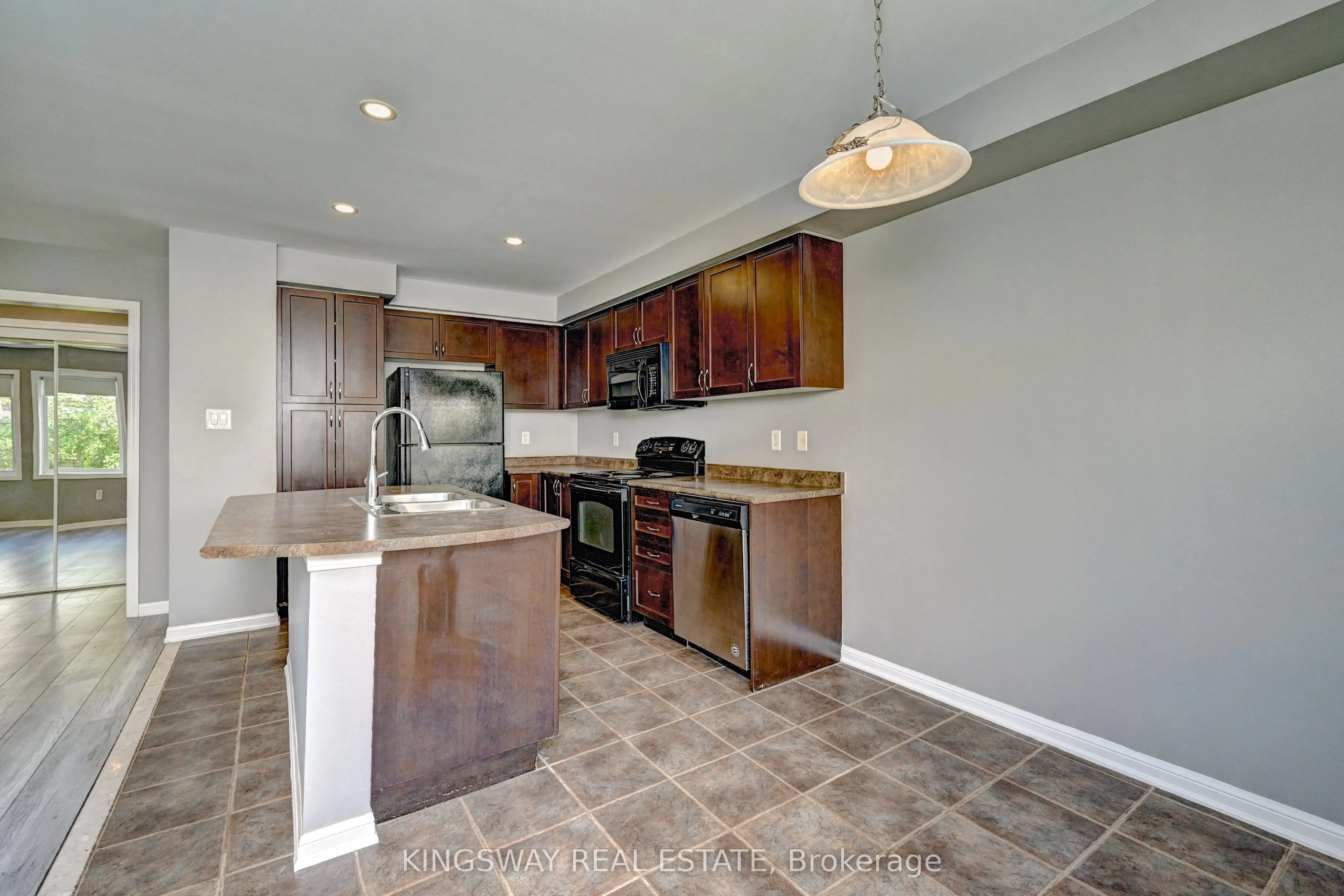 103 Blackbird Circle