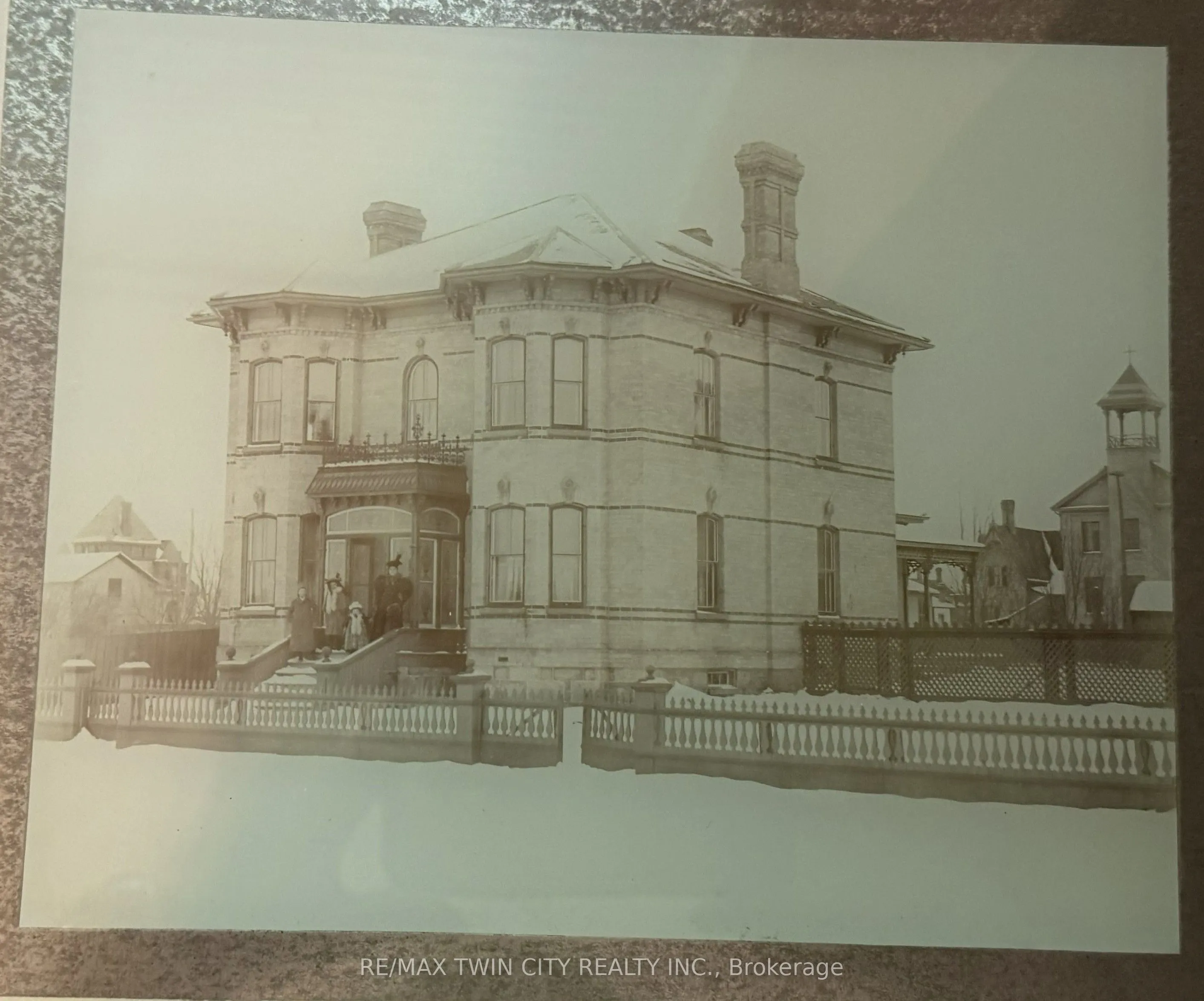 66 Park Hill Road E