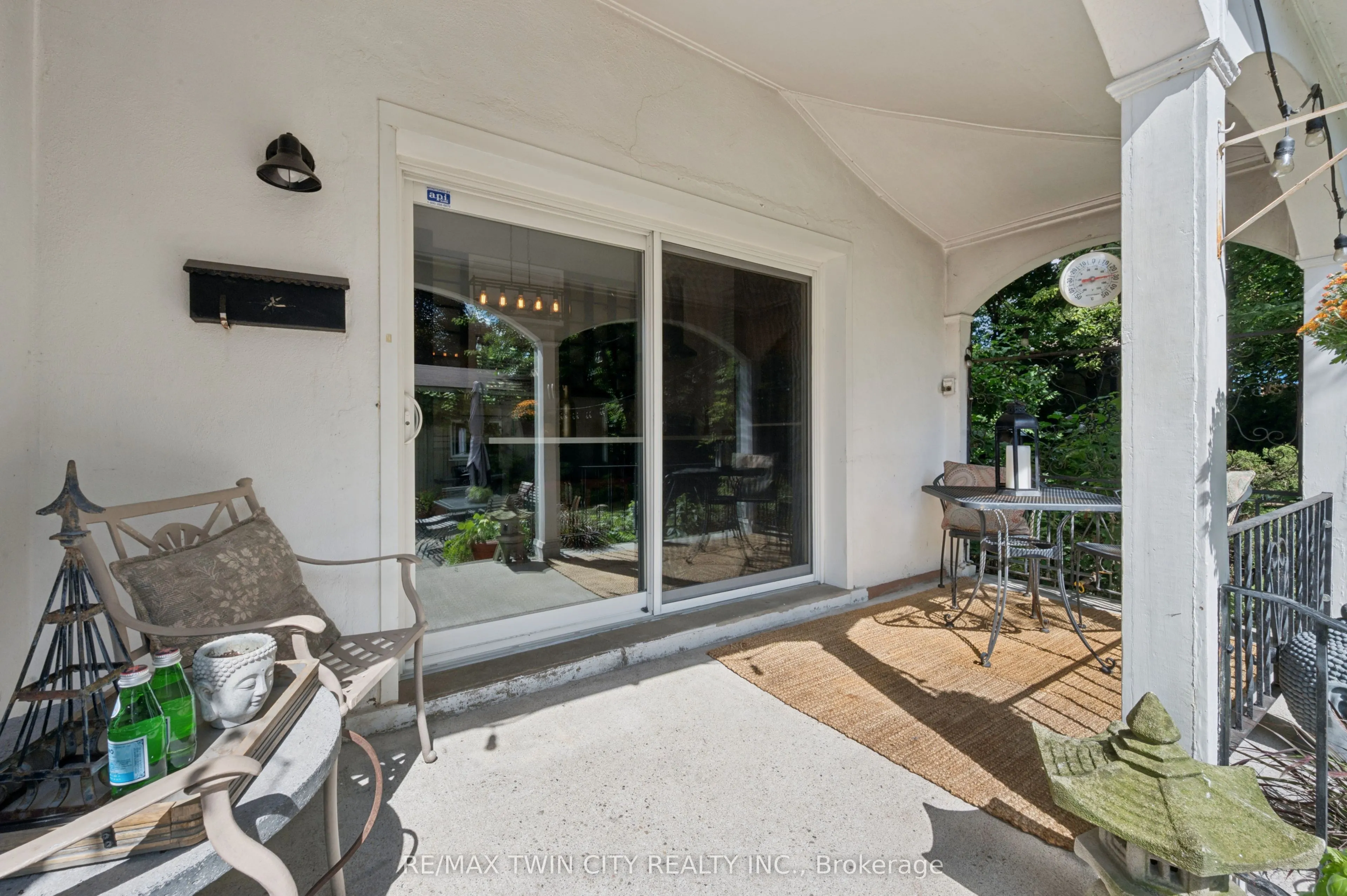 66 Park Hill Road E