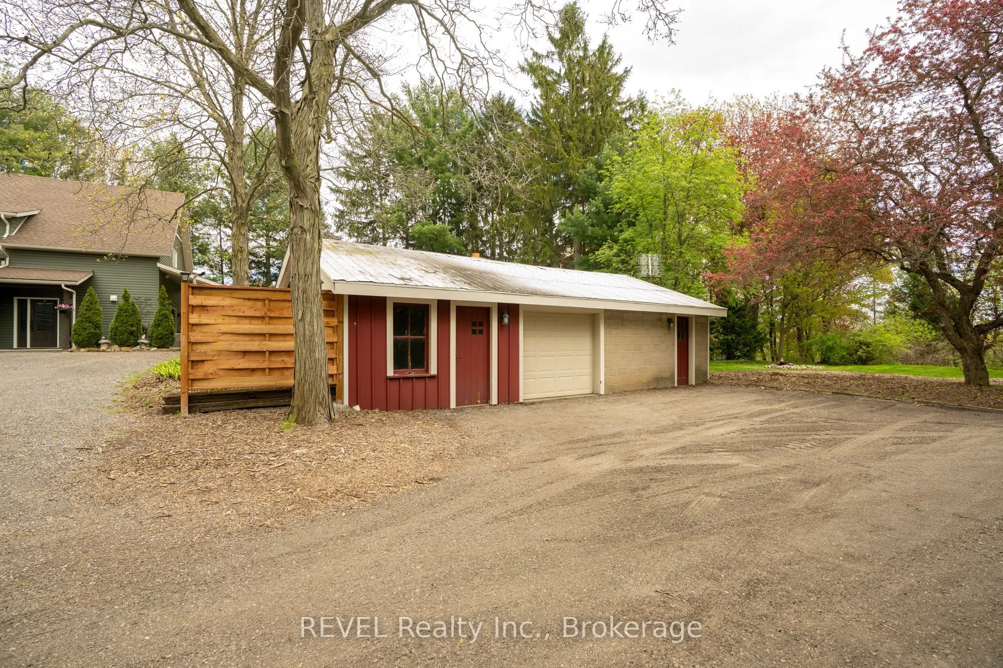 573 CANBORO Road