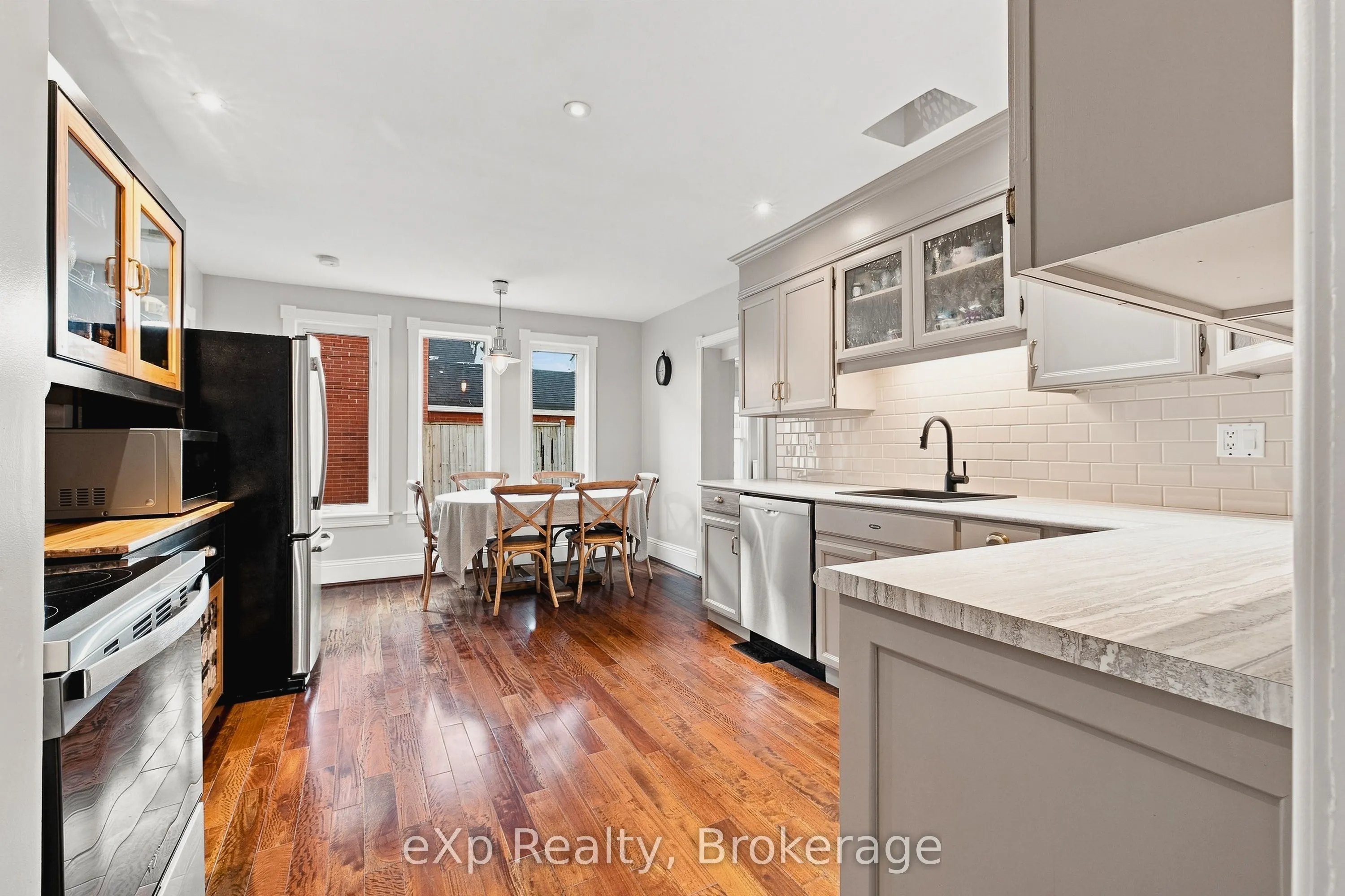 51 Osprey Street S