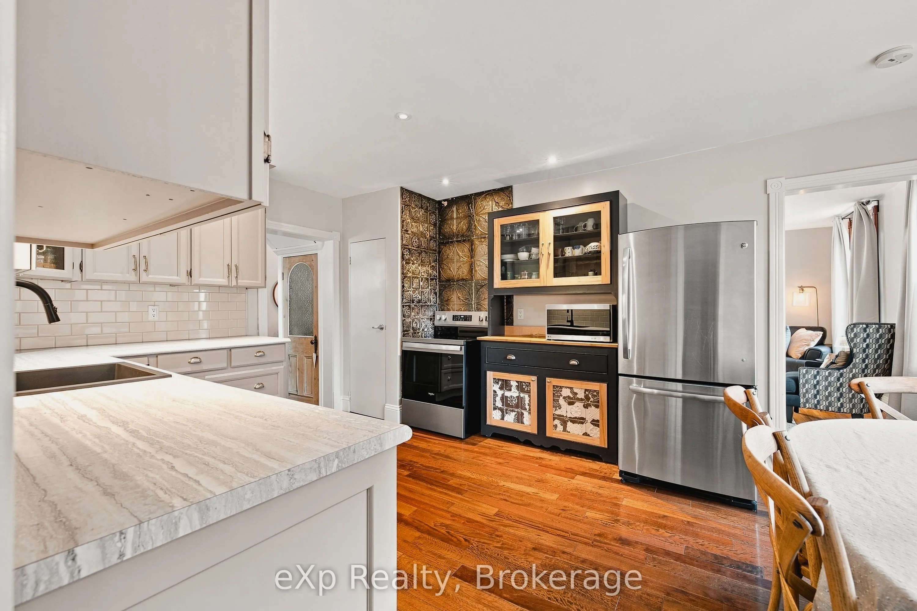51 Osprey Street S