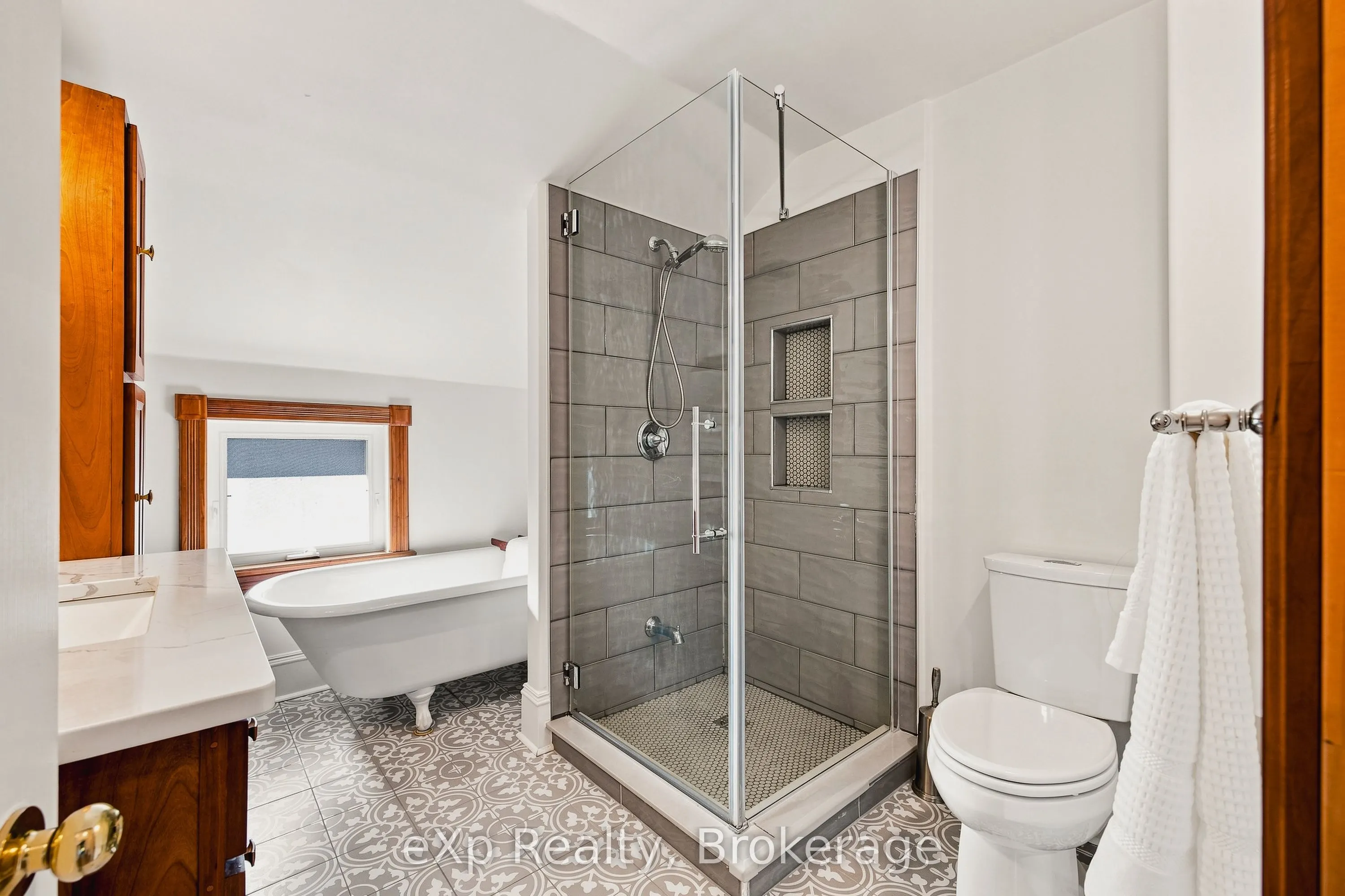 51 Osprey Street S