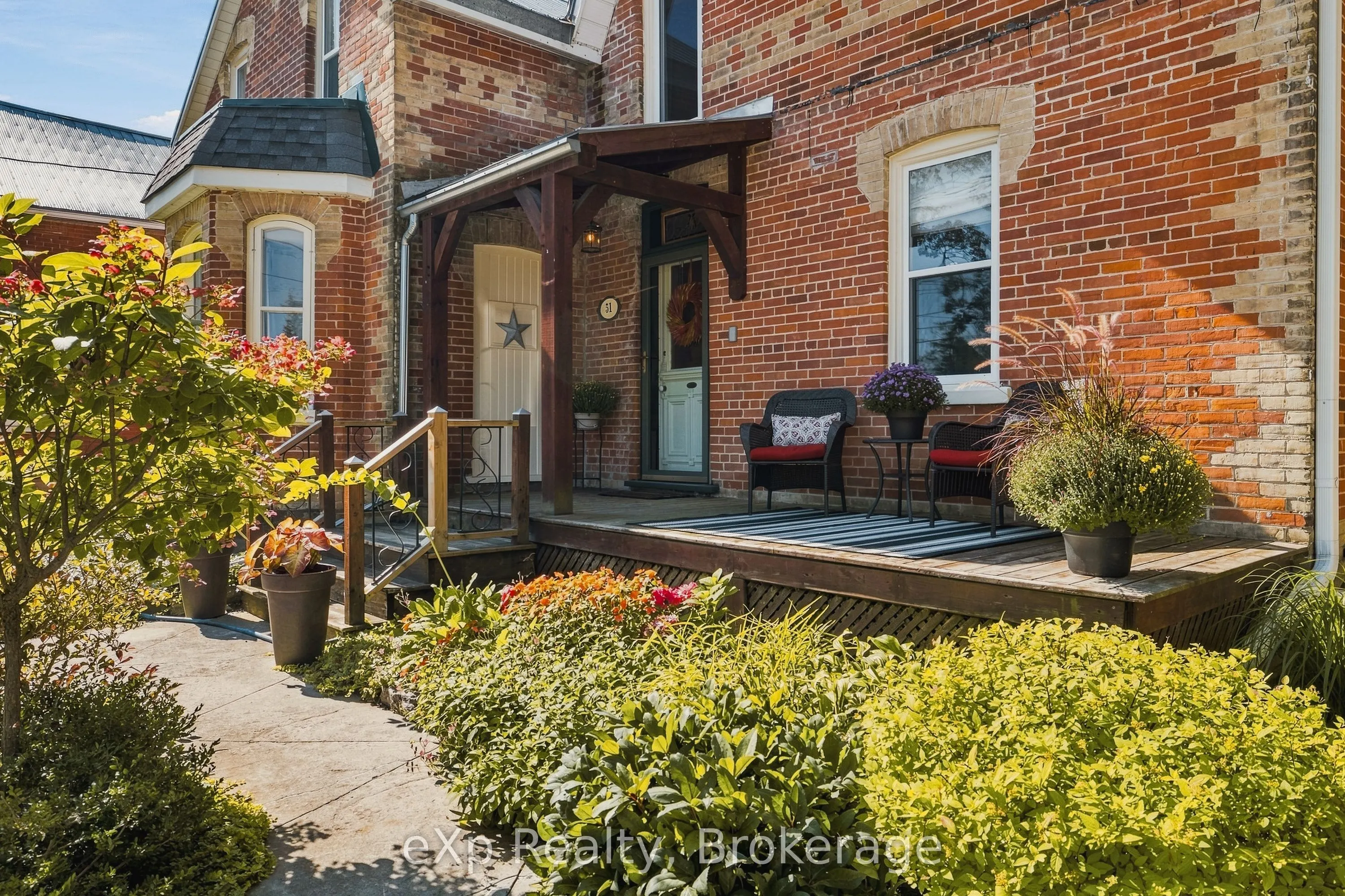 51 Osprey Street S