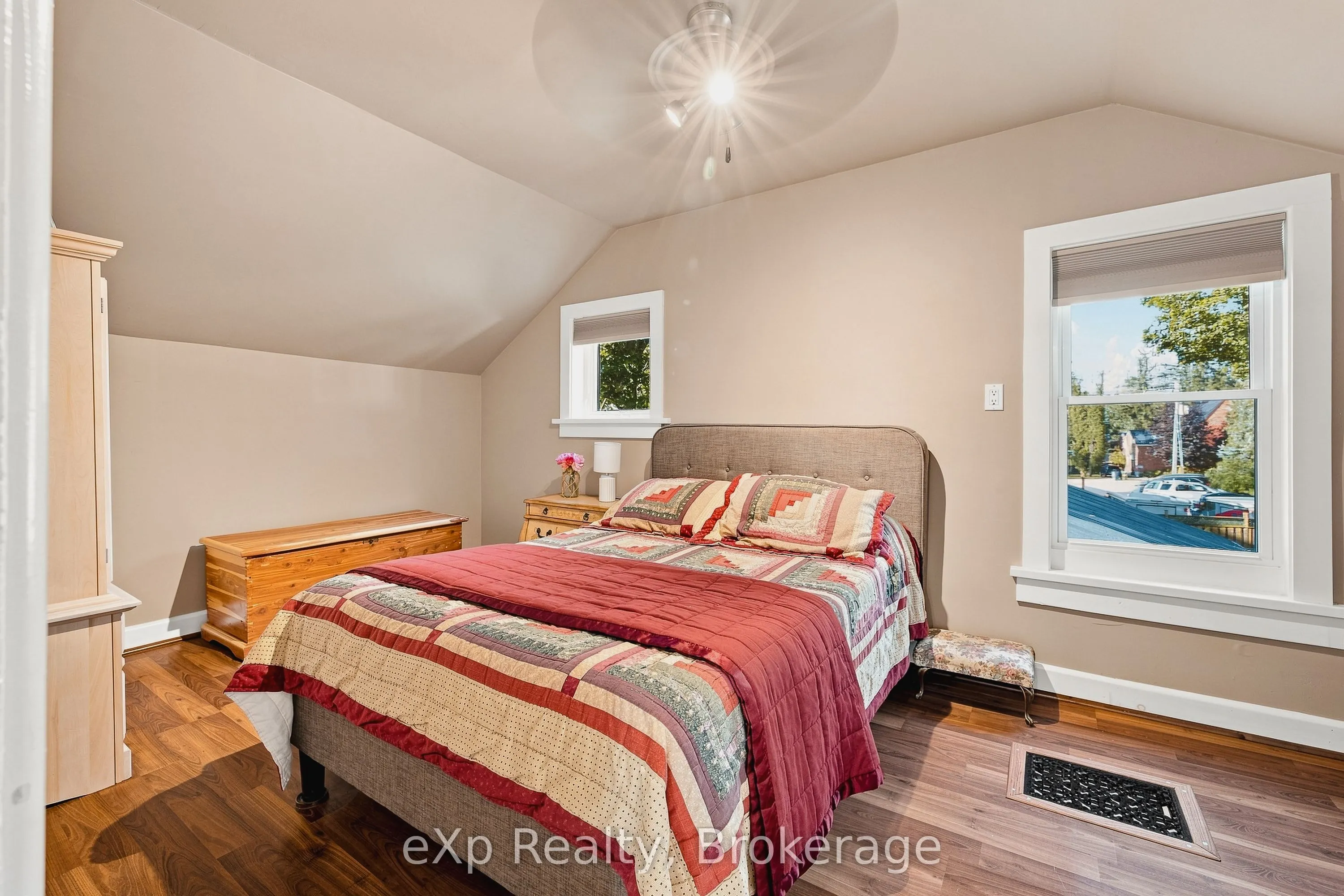 51 Osprey Street S